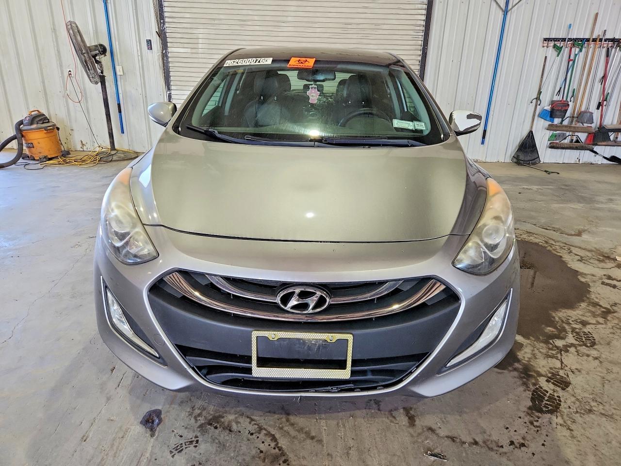2013 Hyundai Elantra Gt Base Gray vin: KMHD35LE2DU020922