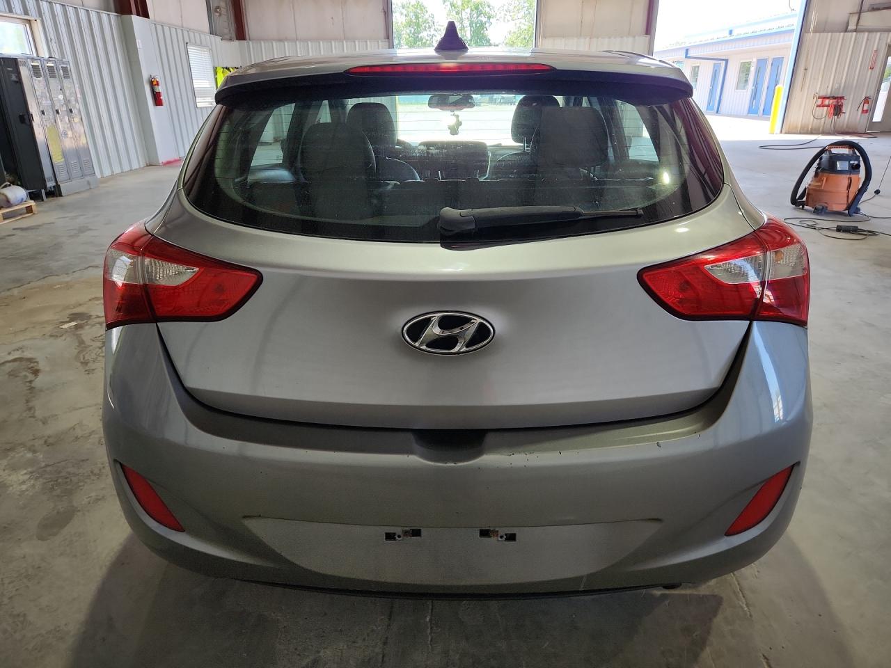 2013 Hyundai Elantra Gt Base Gray vin: KMHD35LE2DU020922 Damage: Rear Bumper, Multiple Scratches Heavy, 4