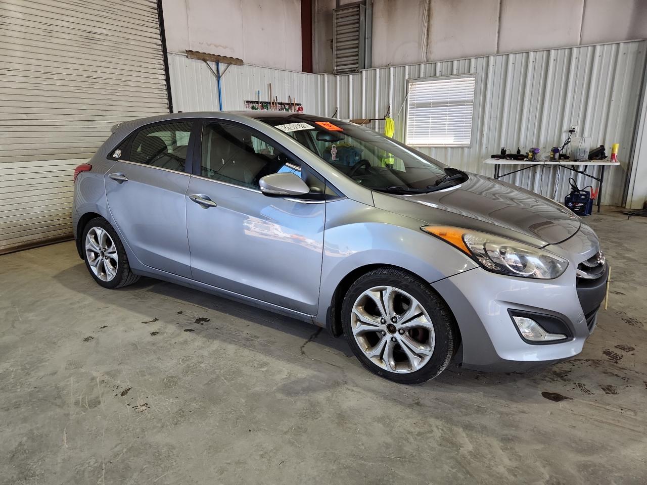 2013 Hyundai Elantra Gt Base Gray vin: KMHD35LE2DU020922 Damage: Right Rocker Panel Molding, Multiple Scratches Heavy, 4