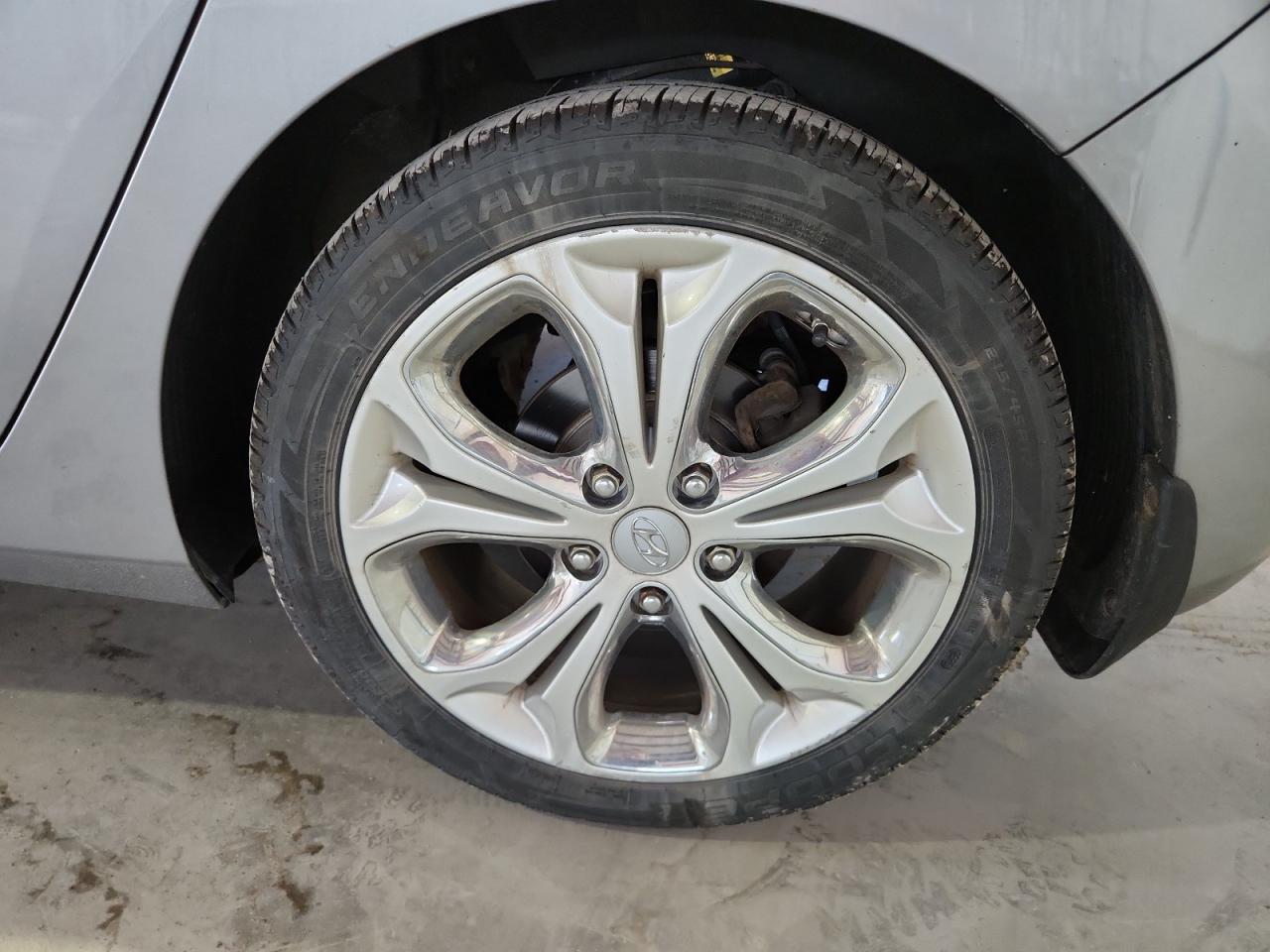 2013 Hyundai Elantra Gt Base Gray vin: KMHD35LE2DU020922 Damage: Left Rear Wheel, Curb Rash, > 12 Inches