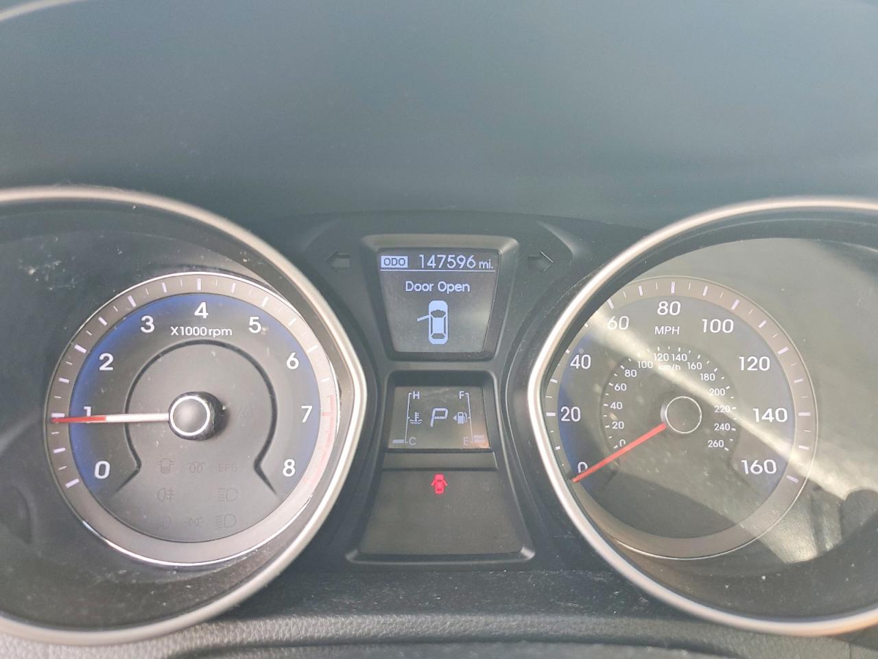 2013 Hyundai Elantra Gt Base Silver vin: KMHD35LE2DU048297