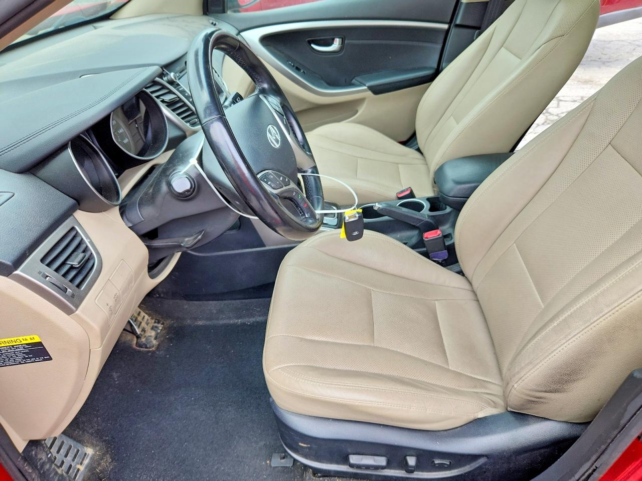 2013 Hyundai Elantra Gt Base Red vin: KMHD35LE2DU052043
