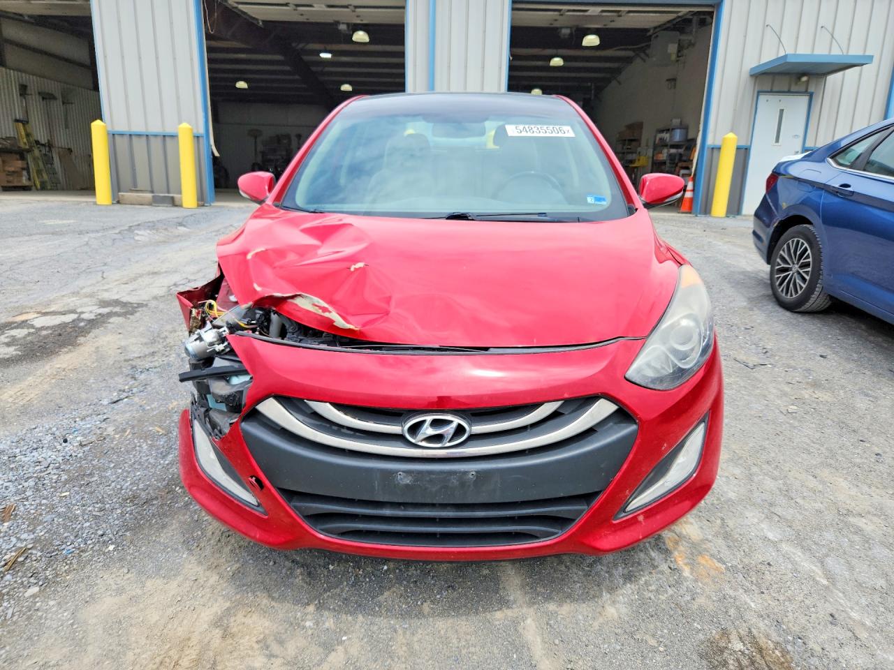 2013 Hyundai Elantra Gt Base Red vin: KMHD35LE2DU052043