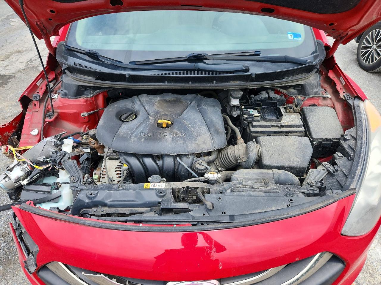 2013 Hyundai Elantra Gt Base Red vin: KMHD35LE2DU052043