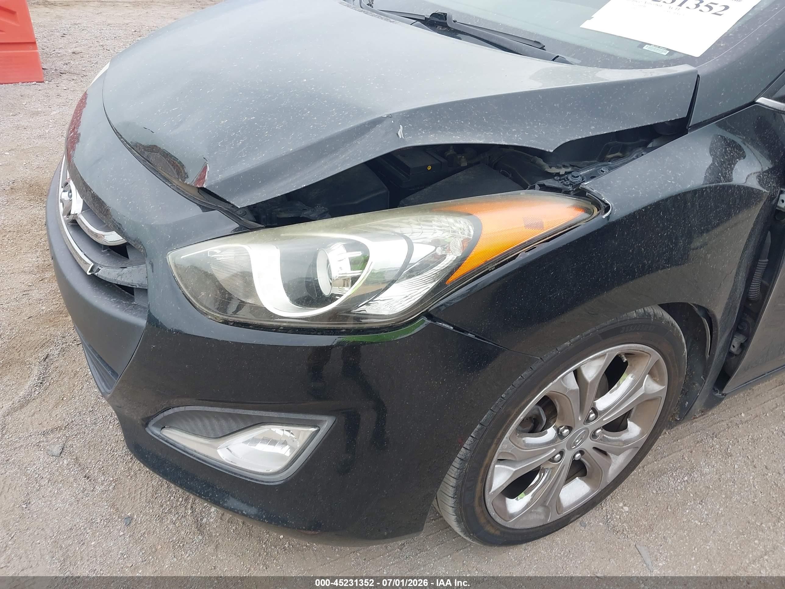 2013 Hyundai Elantra Gt   Black vin: KMHD35LE2DU060207