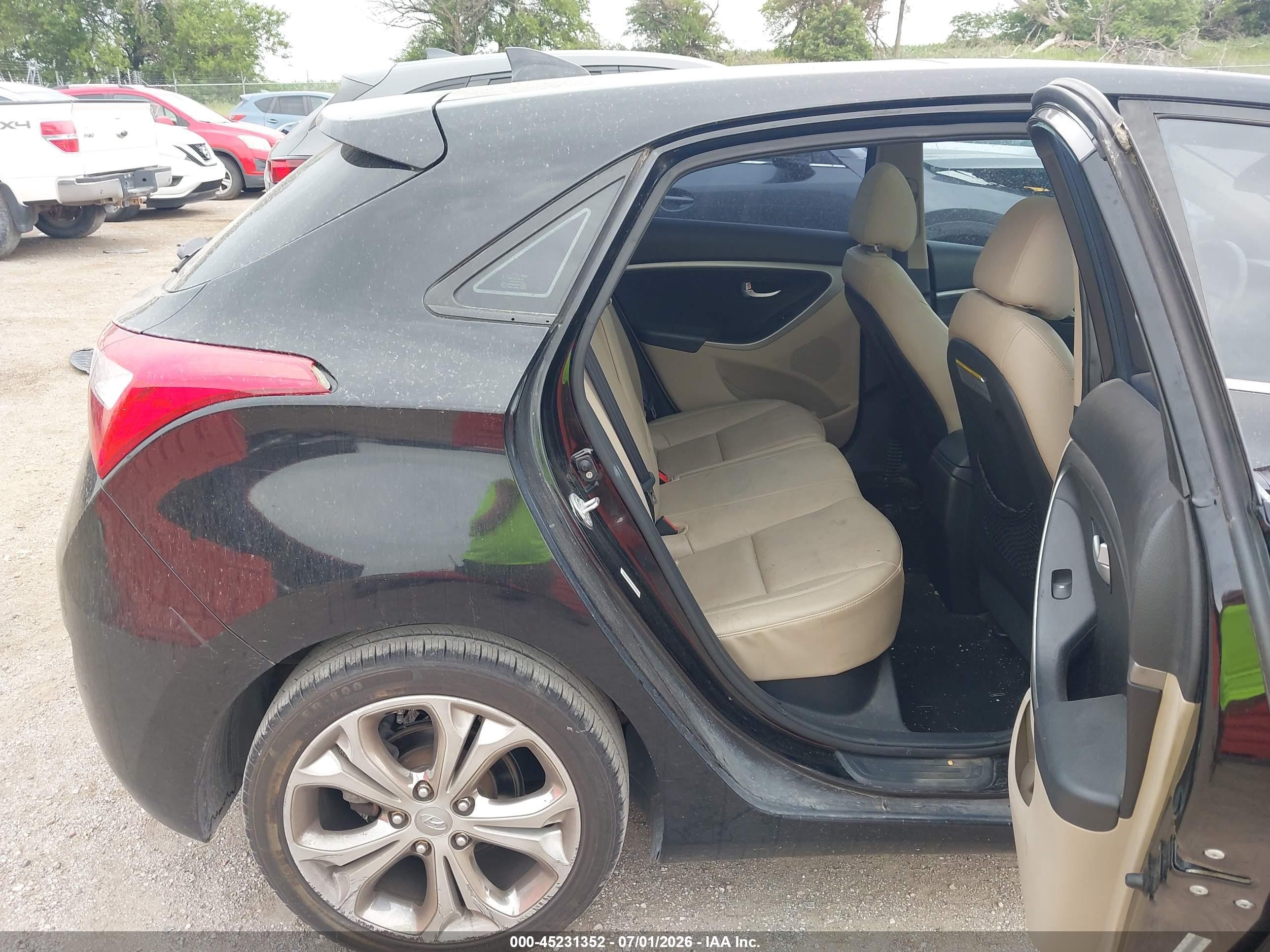 2013 Hyundai Elantra Gt   Black vin: KMHD35LE2DU060207