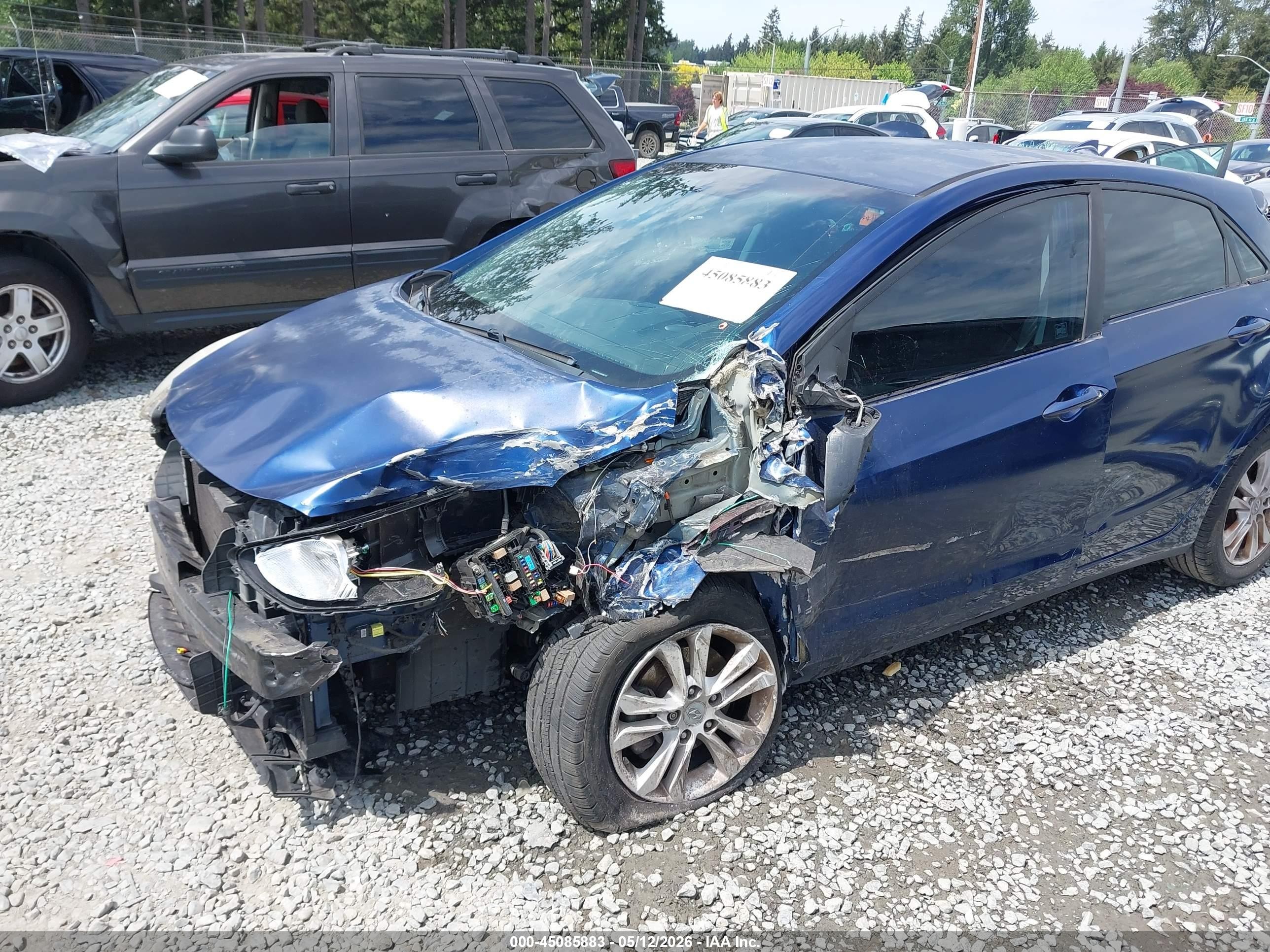 2013 Hyundai Elantra Gt   Blue vin: KMHD35LE2DU080716
