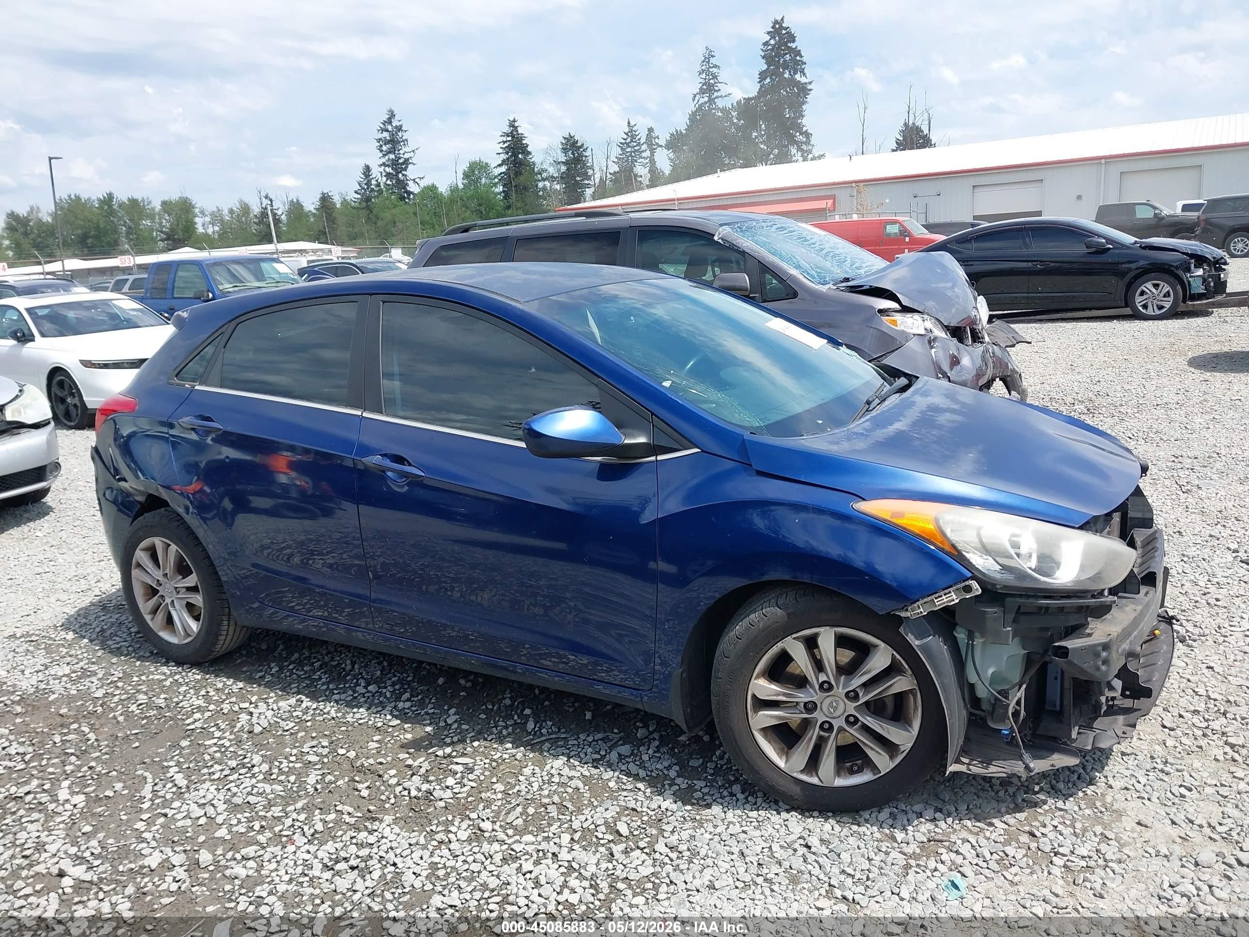2013 Hyundai Elantra Gt   Blue vin: KMHD35LE2DU080716