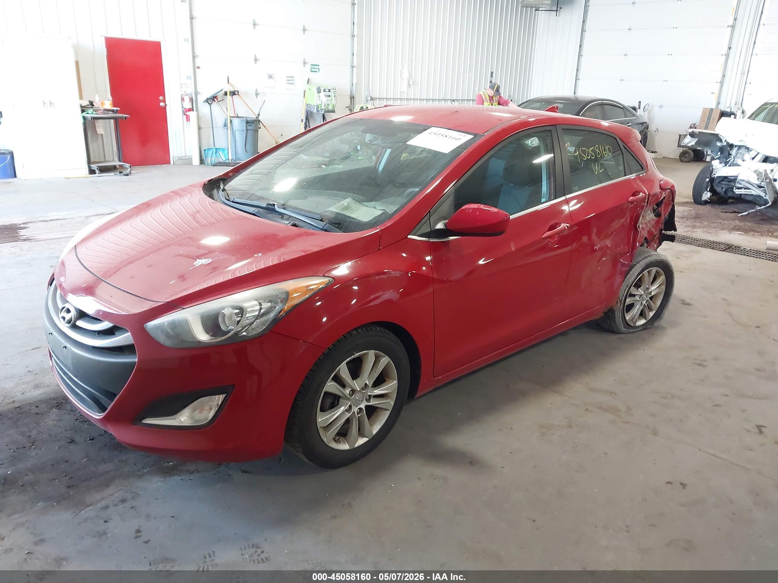 2013 Hyundai Elantra Gt   Red vin: KMHD35LE2DU083048