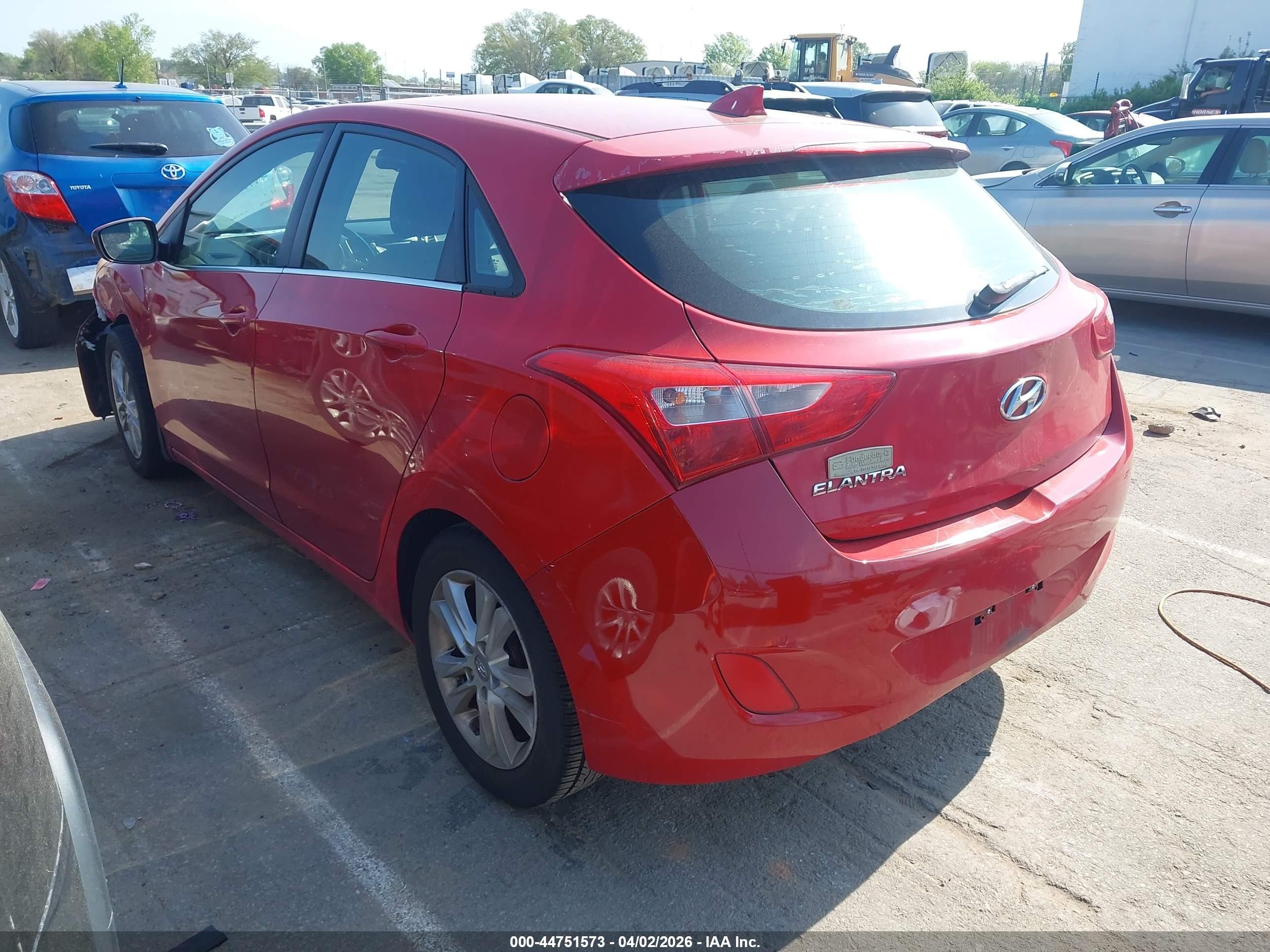 2013 Hyundai Elantra Gt   Red vin: KMHD35LE2DU084894
