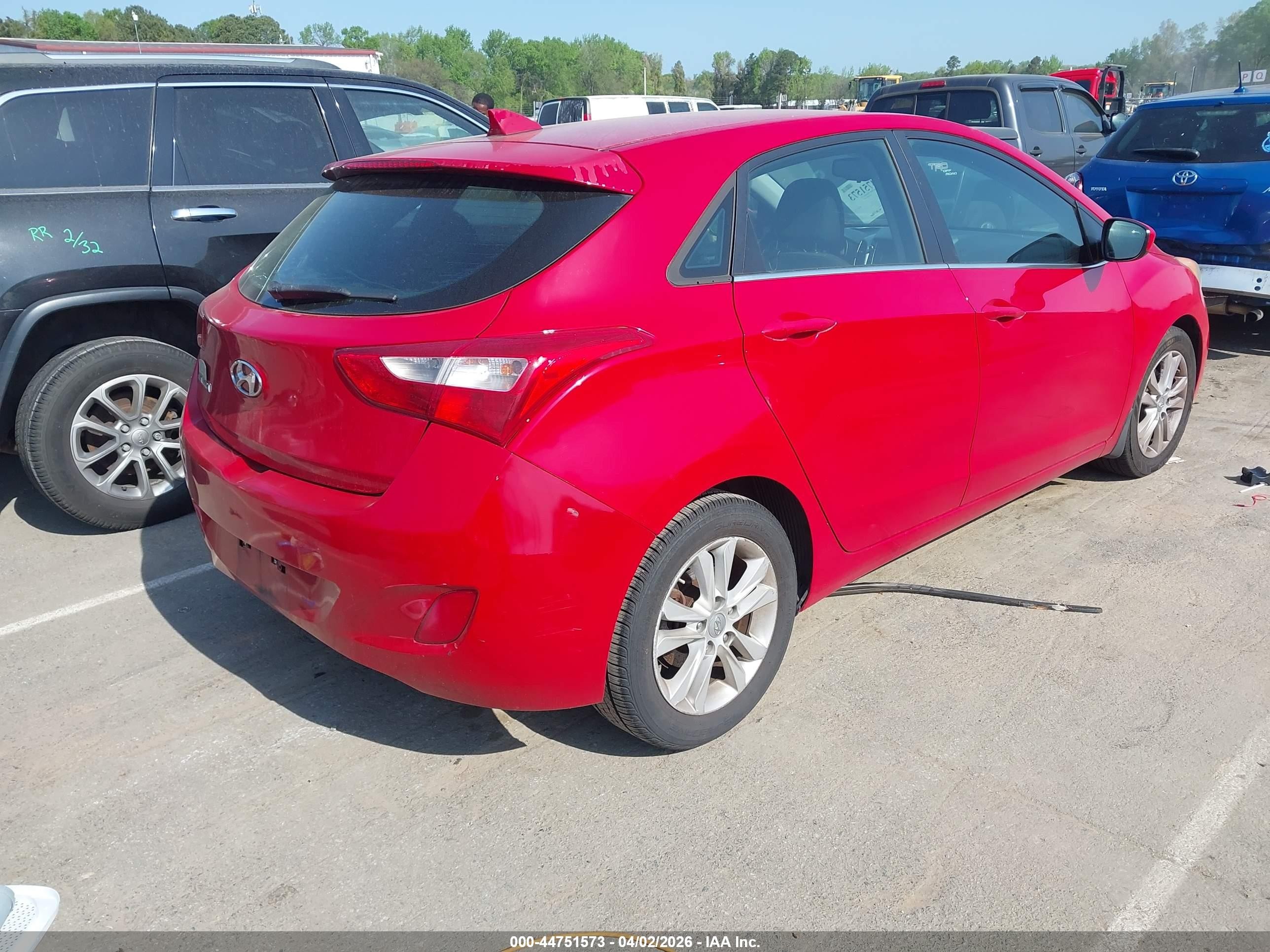 2013 Hyundai Elantra Gt   Red vin: KMHD35LE2DU084894