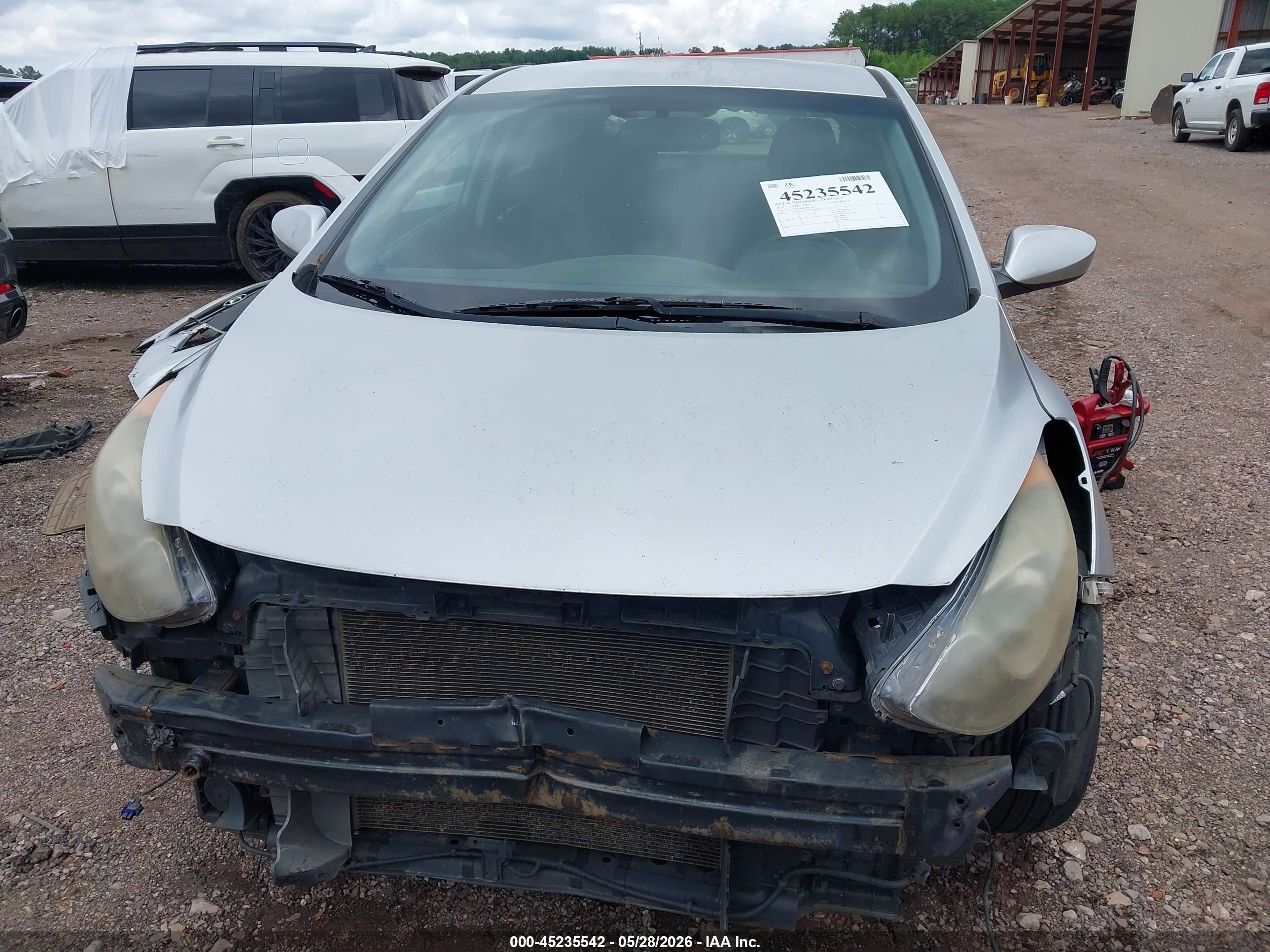 2013 Hyundai Elantra Gt   Silver vin: KMHD35LE2DU086158