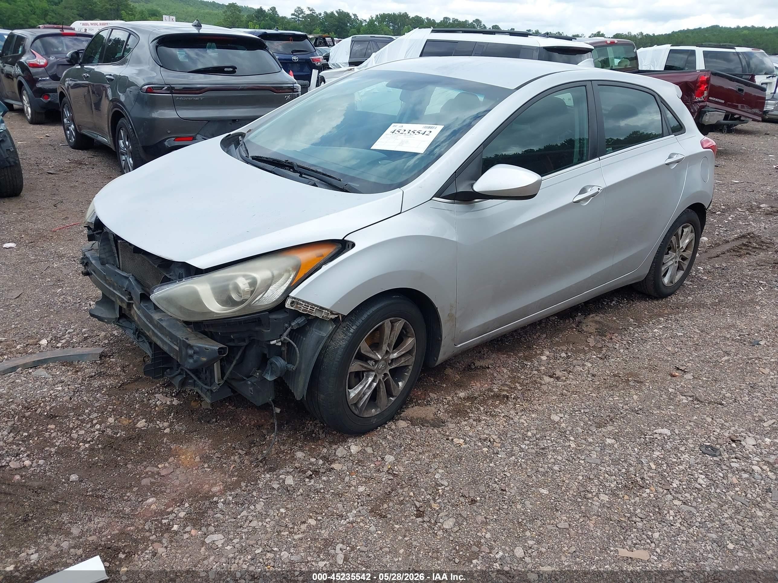 2013 Hyundai Elantra Gt   Silver vin: KMHD35LE2DU086158