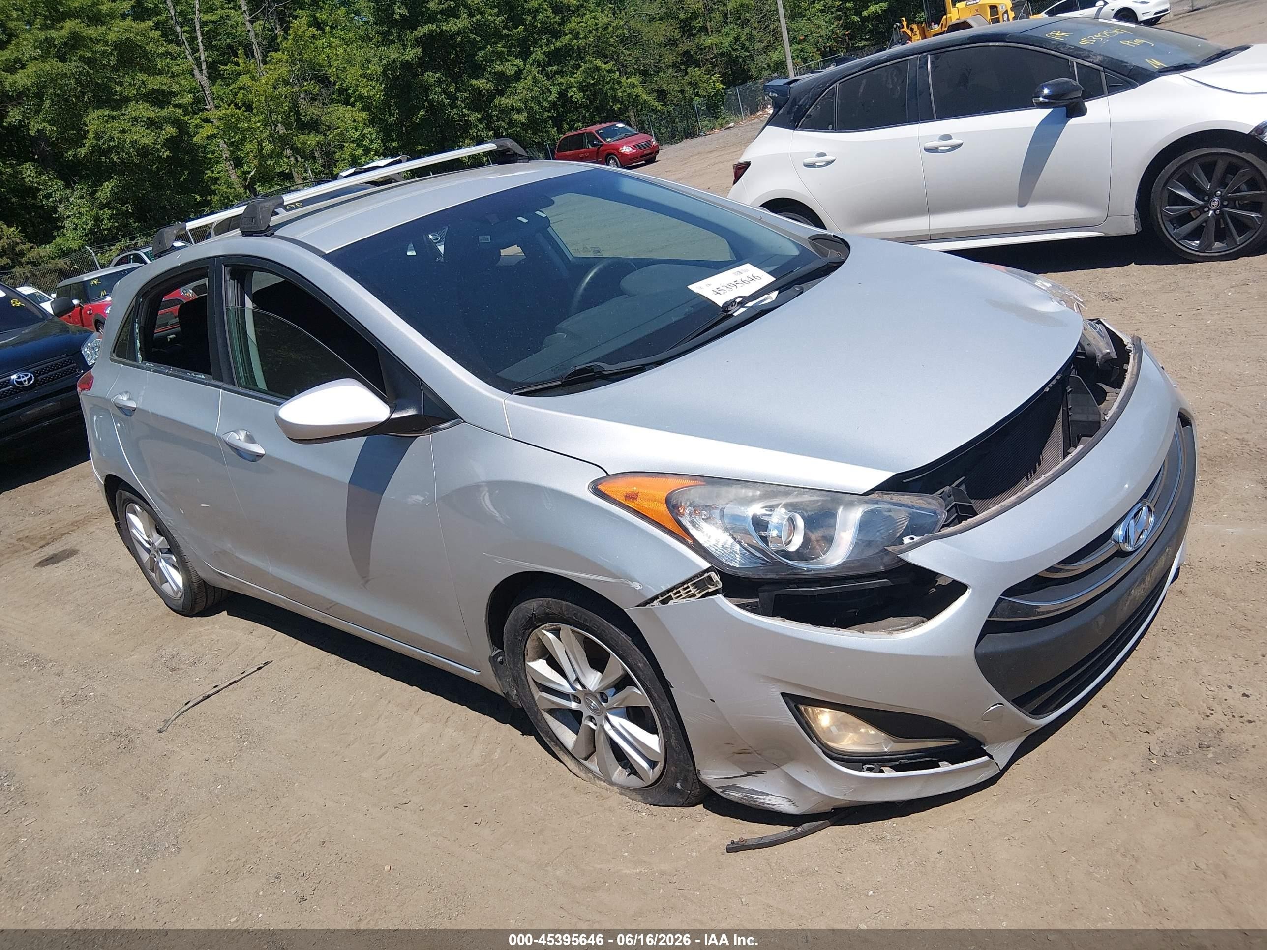 2013 Hyundai Elantra Gt   Silver vin: KMHD35LE2DU092607