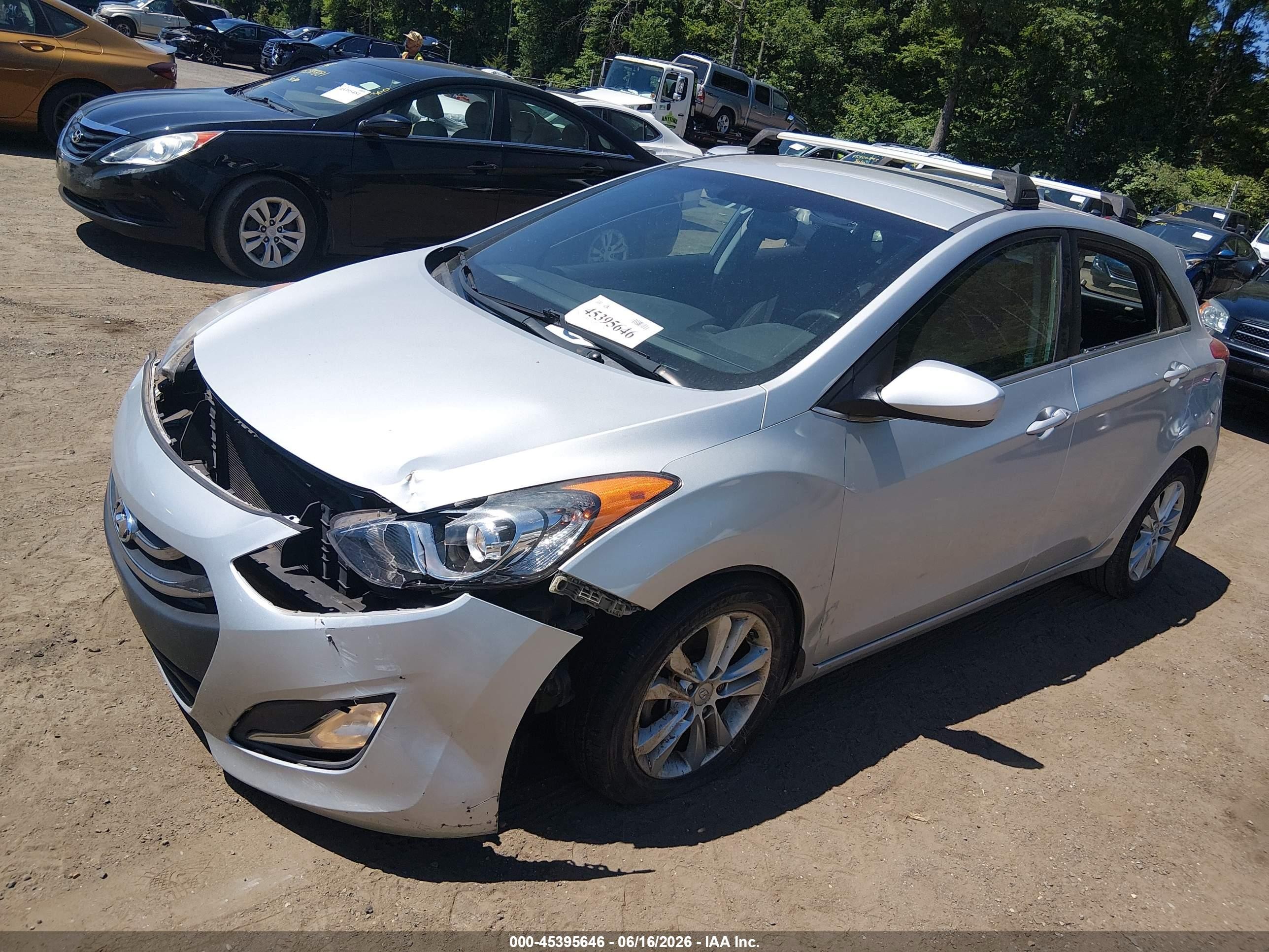 2013 Hyundai Elantra Gt   Silver vin: KMHD35LE2DU092607