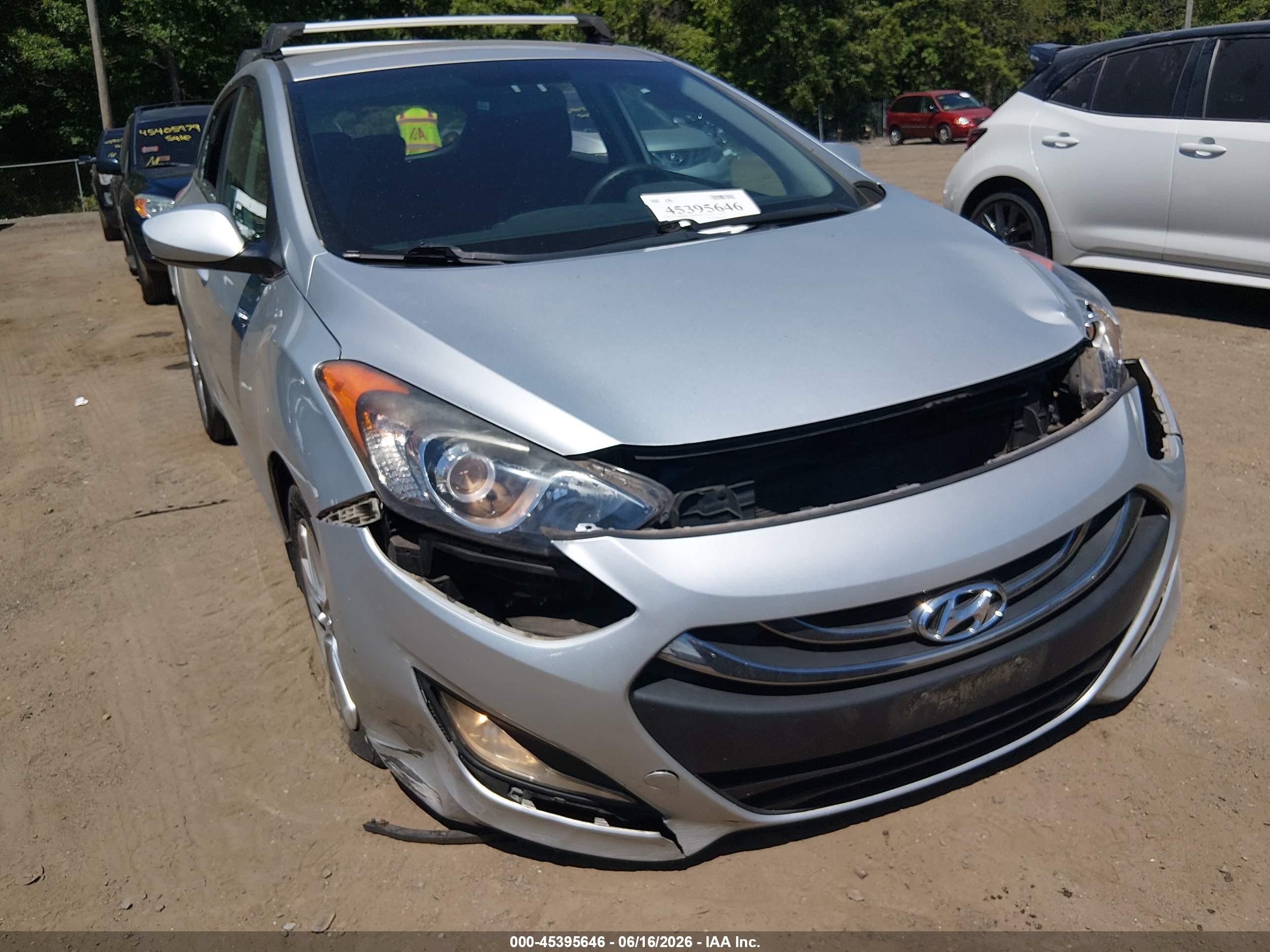 2013 Hyundai Elantra Gt   Silver vin: KMHD35LE2DU092607