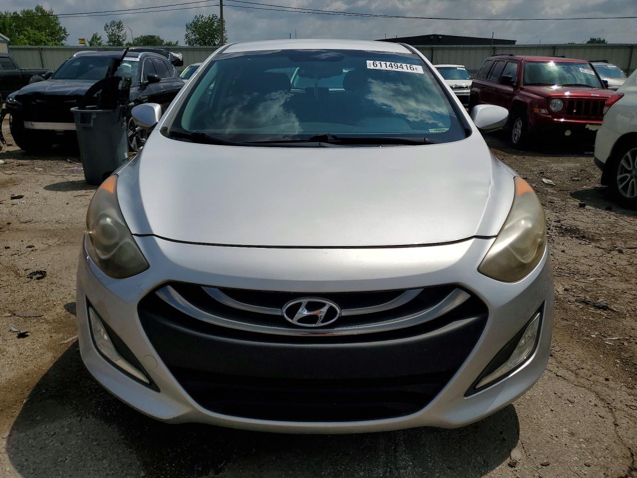 2013 Hyundai Elantra Gt Base Silver vin: KMHD35LE2DU096849
