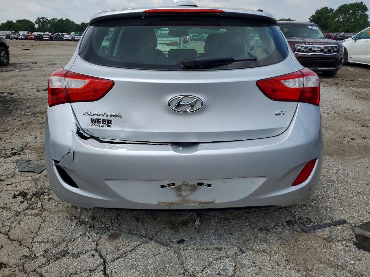 2013 Hyundai Elantra Gt Base Silver vin: KMHD35LE2DU096849