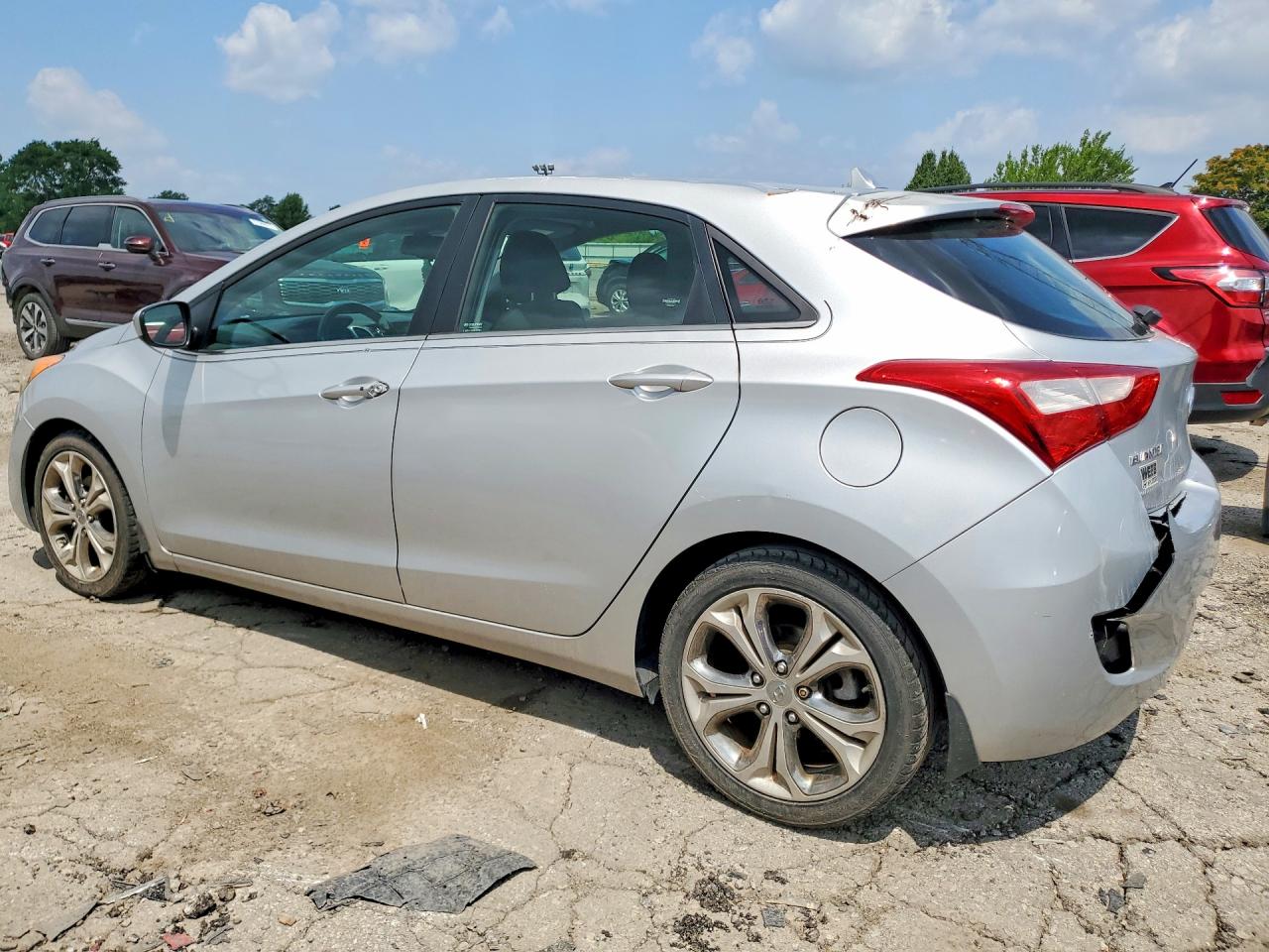 2013 Hyundai Elantra Gt Base Silver vin: KMHD35LE2DU096849