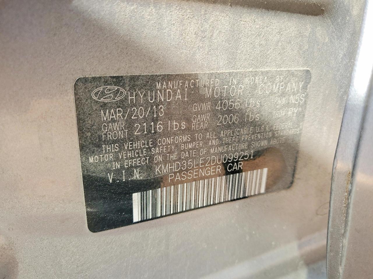 2013 Hyundai Elantra Gt Base Silver vin: KMHD35LE2DU099251