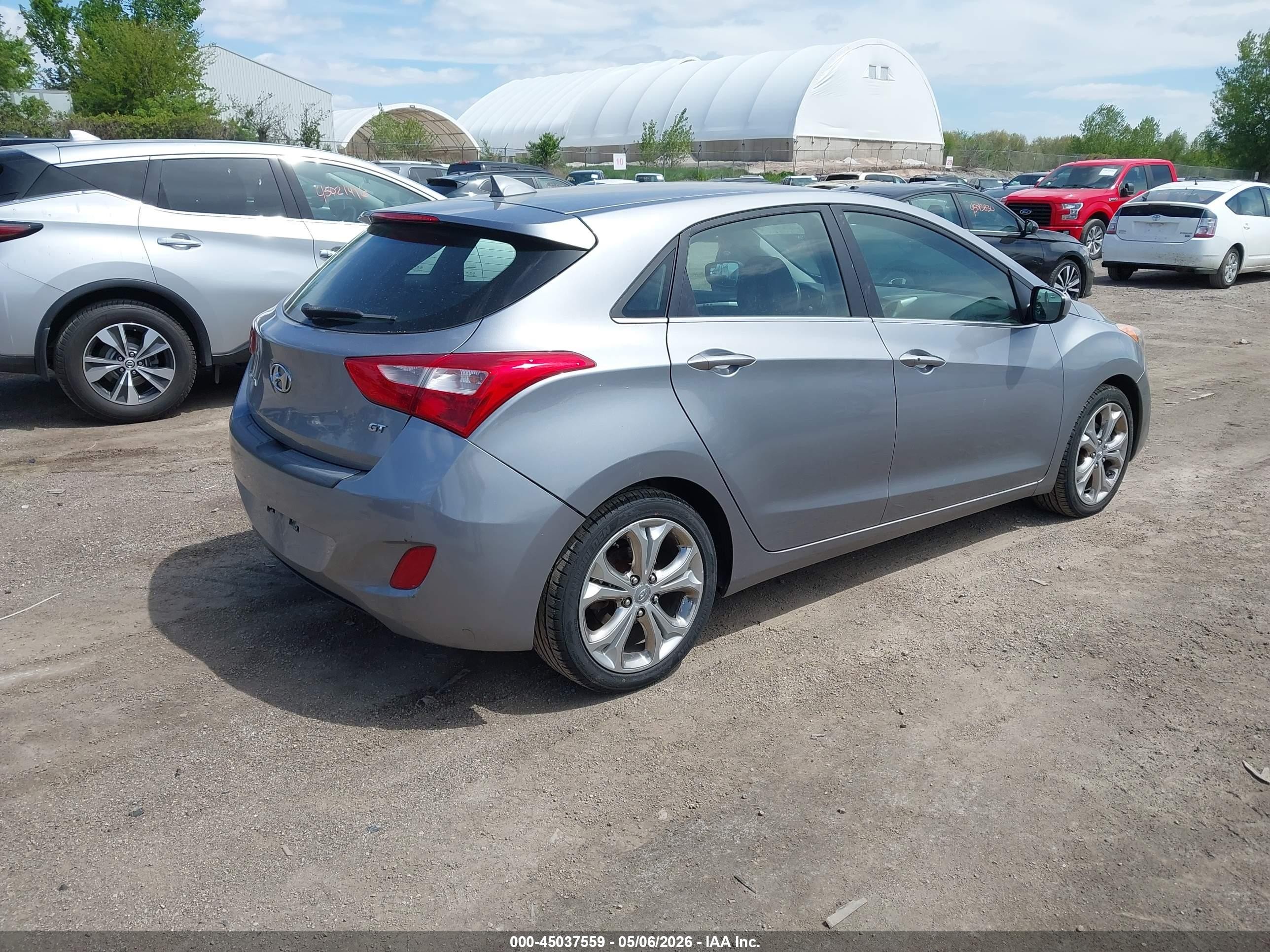 2013 Hyundai Elantra Gt   Silver vin: KMHD35LE2DU104917
