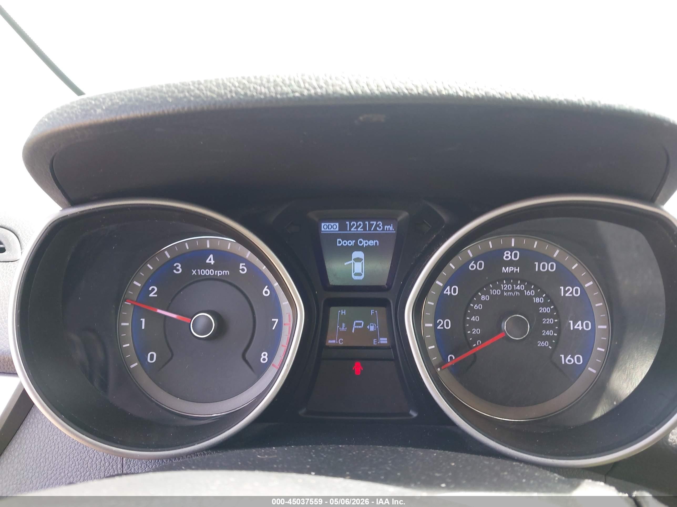 2013 Hyundai Elantra Gt   Silver vin: KMHD35LE2DU104917