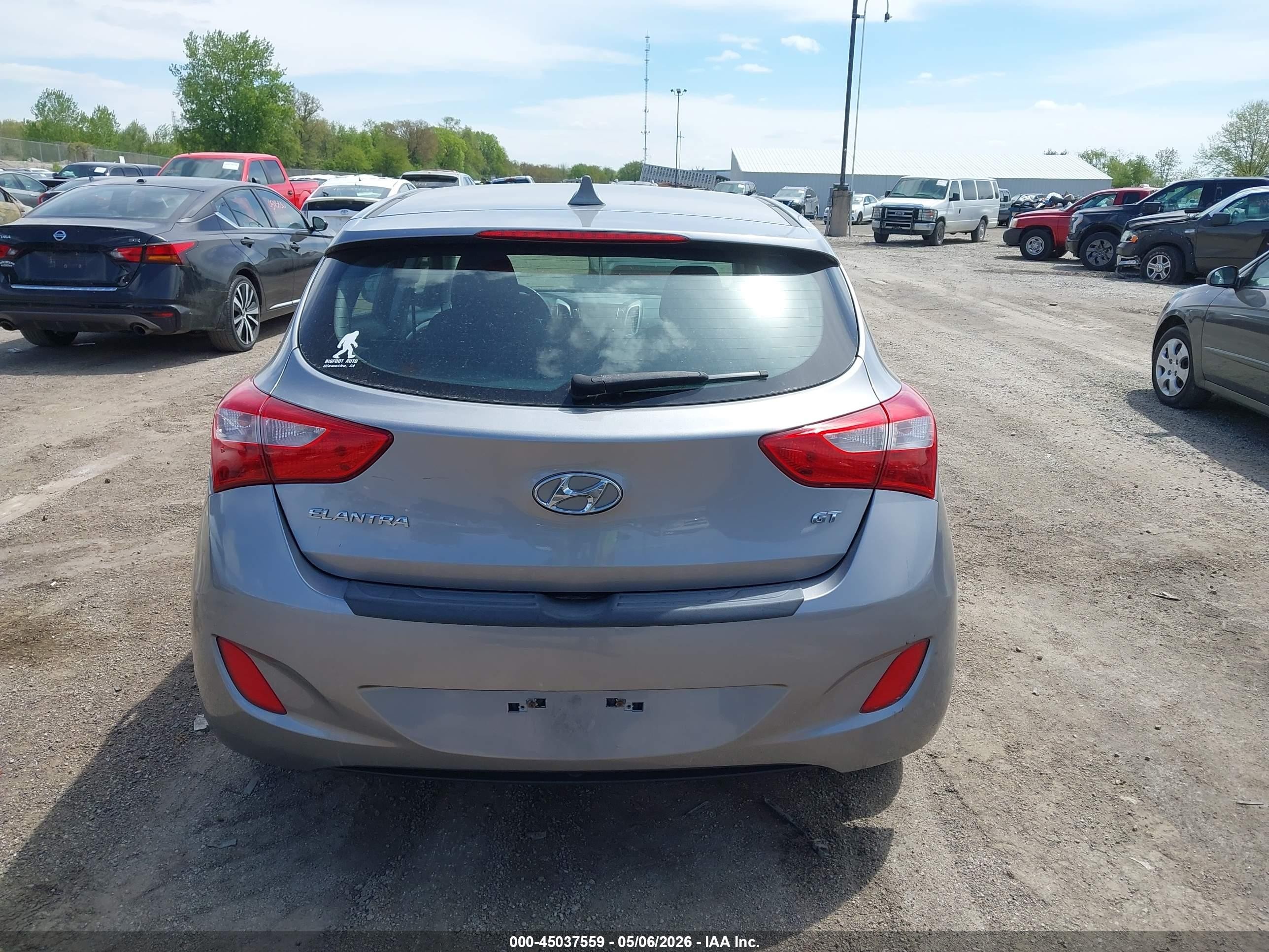 2013 Hyundai Elantra Gt   Silver vin: KMHD35LE2DU104917
