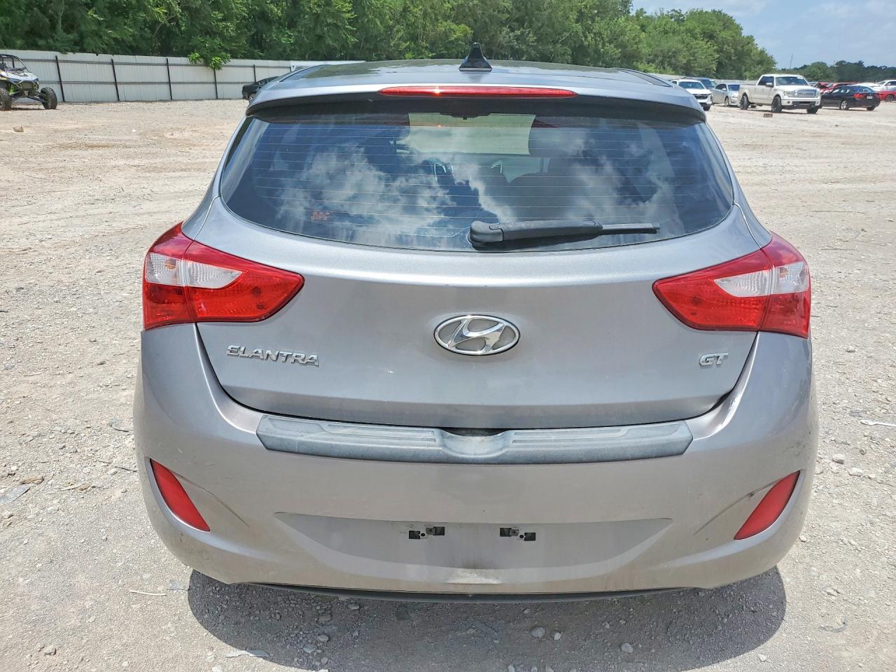 2013 Hyundai Elantra Gt Base Gray vin: KMHD35LE2DU113293