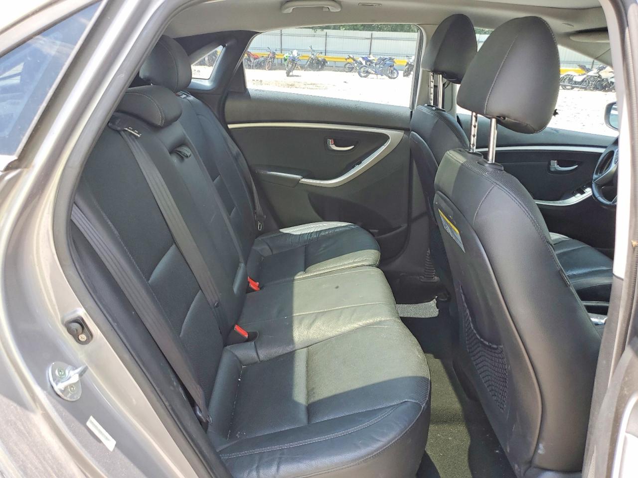 2013 Hyundai Elantra Gt Base Gray vin: KMHD35LE2DU113293