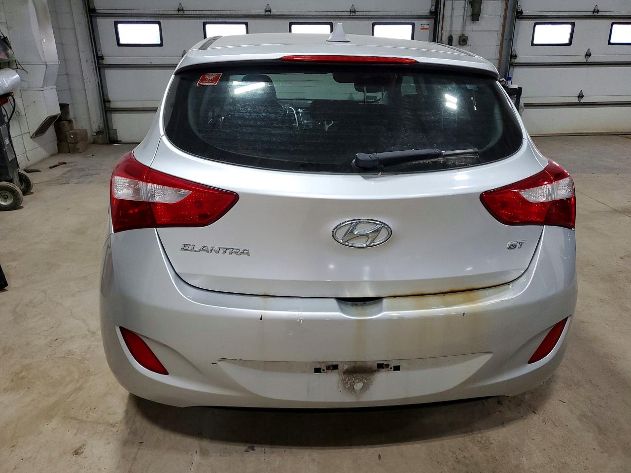 2013 Hyundai Elantra Gt Base Silver vin: KMHD35LE2DU119384
