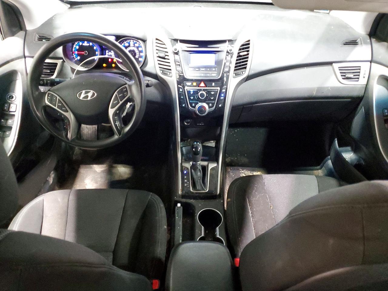 2013 Hyundai Elantra Gt Base Silver vin: KMHD35LE2DU119384