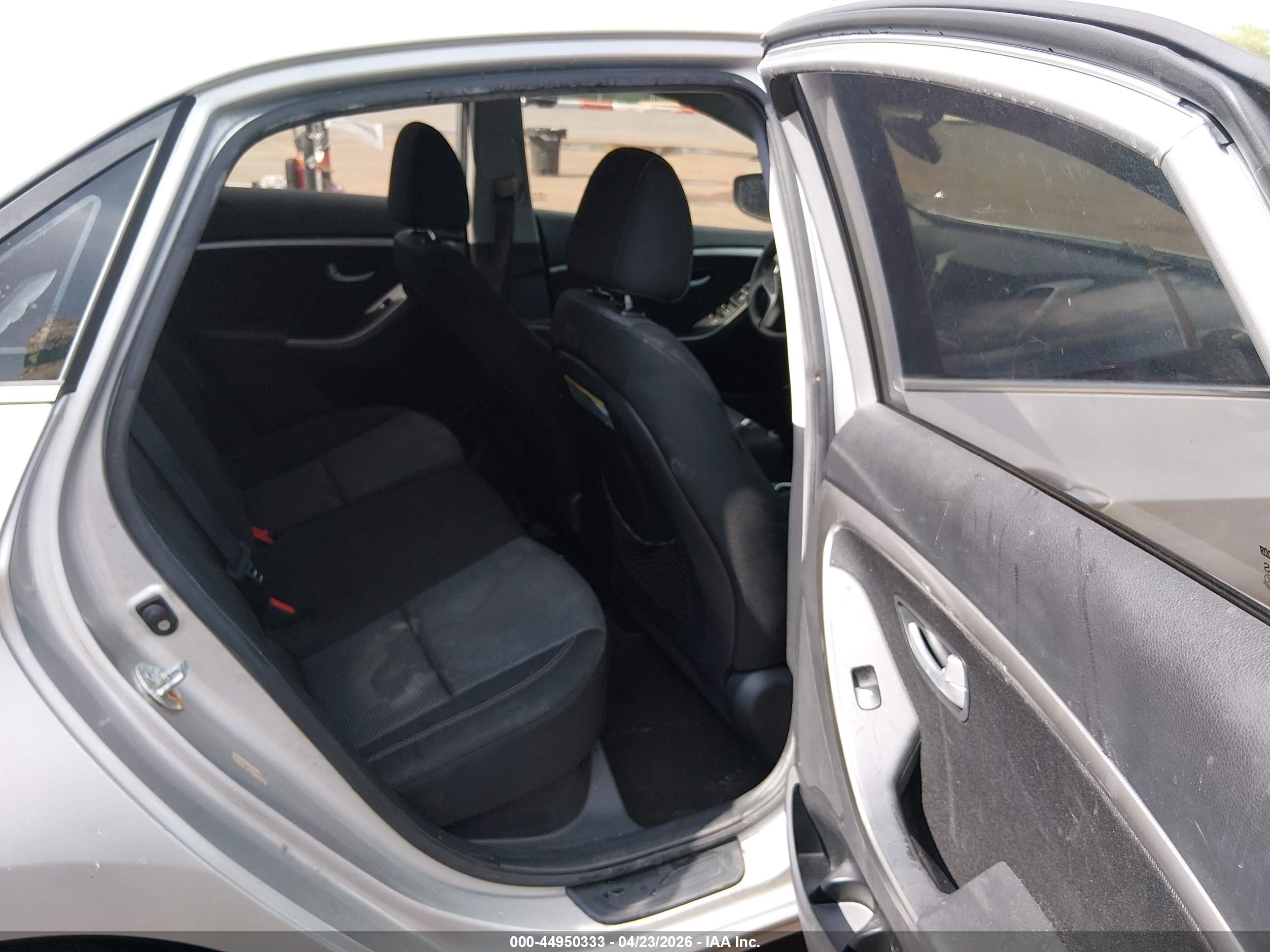 2013 Hyundai Elantra Gt   Silver vin: KMHD35LE2DU134290