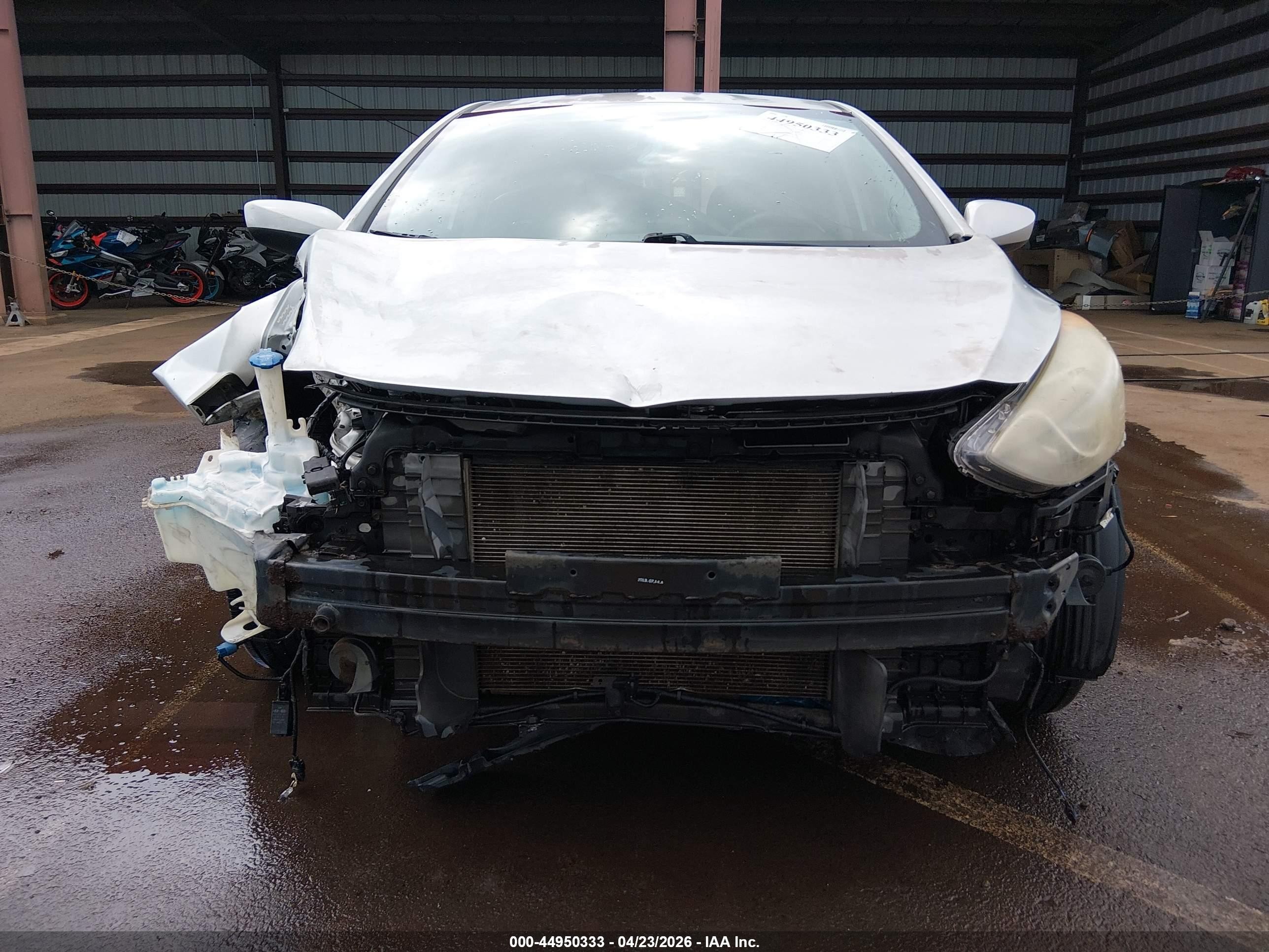 2013 Hyundai Elantra Gt   Silver vin: KMHD35LE2DU134290
