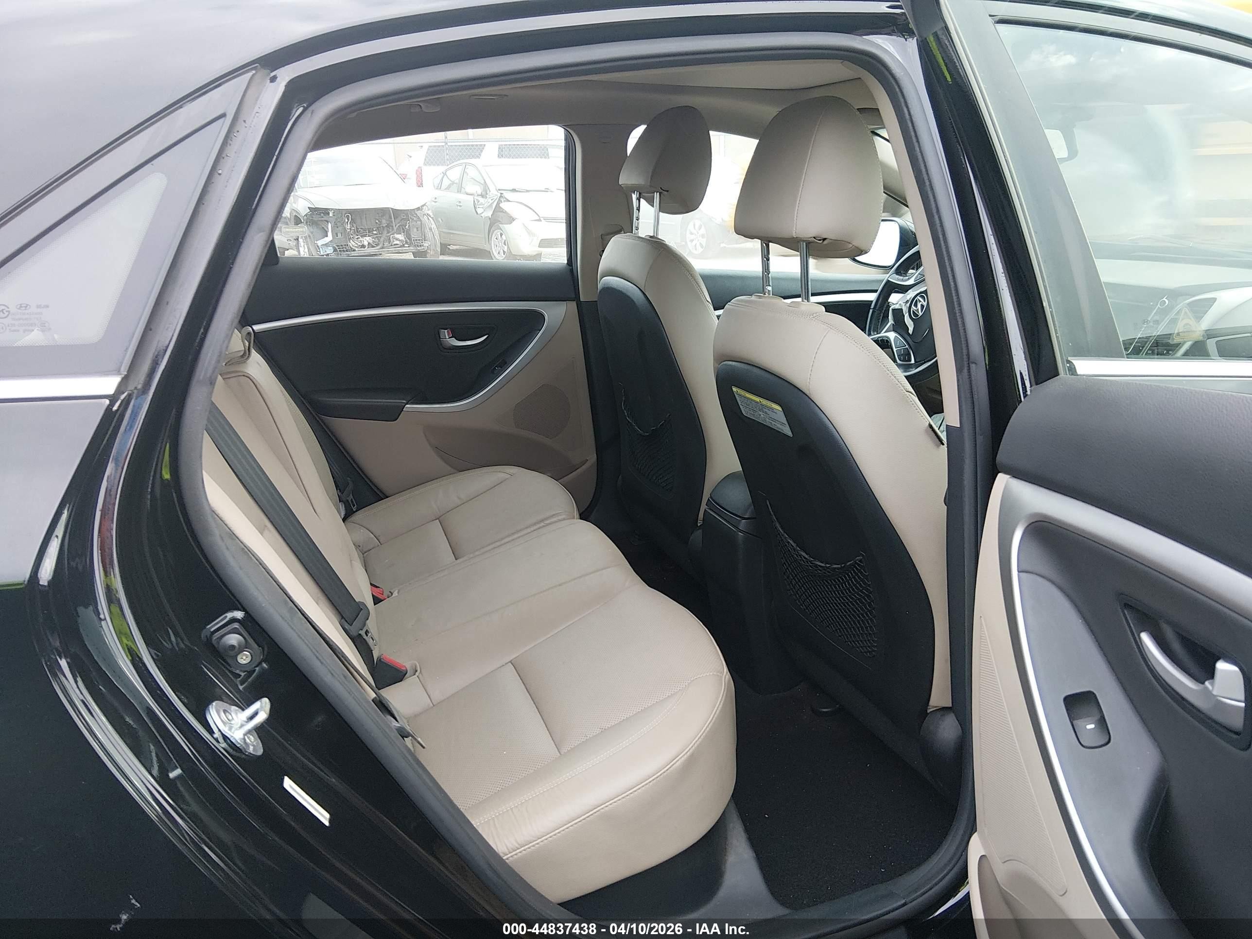2013 Hyundai Elantra Gt   Black vin: KMHD35LE2DU141451