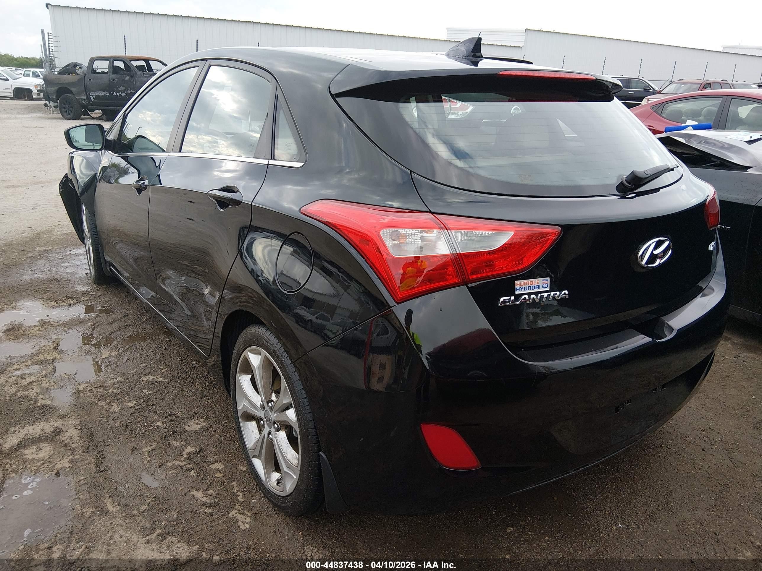 2013 Hyundai Elantra Gt   Black vin: KMHD35LE2DU141451