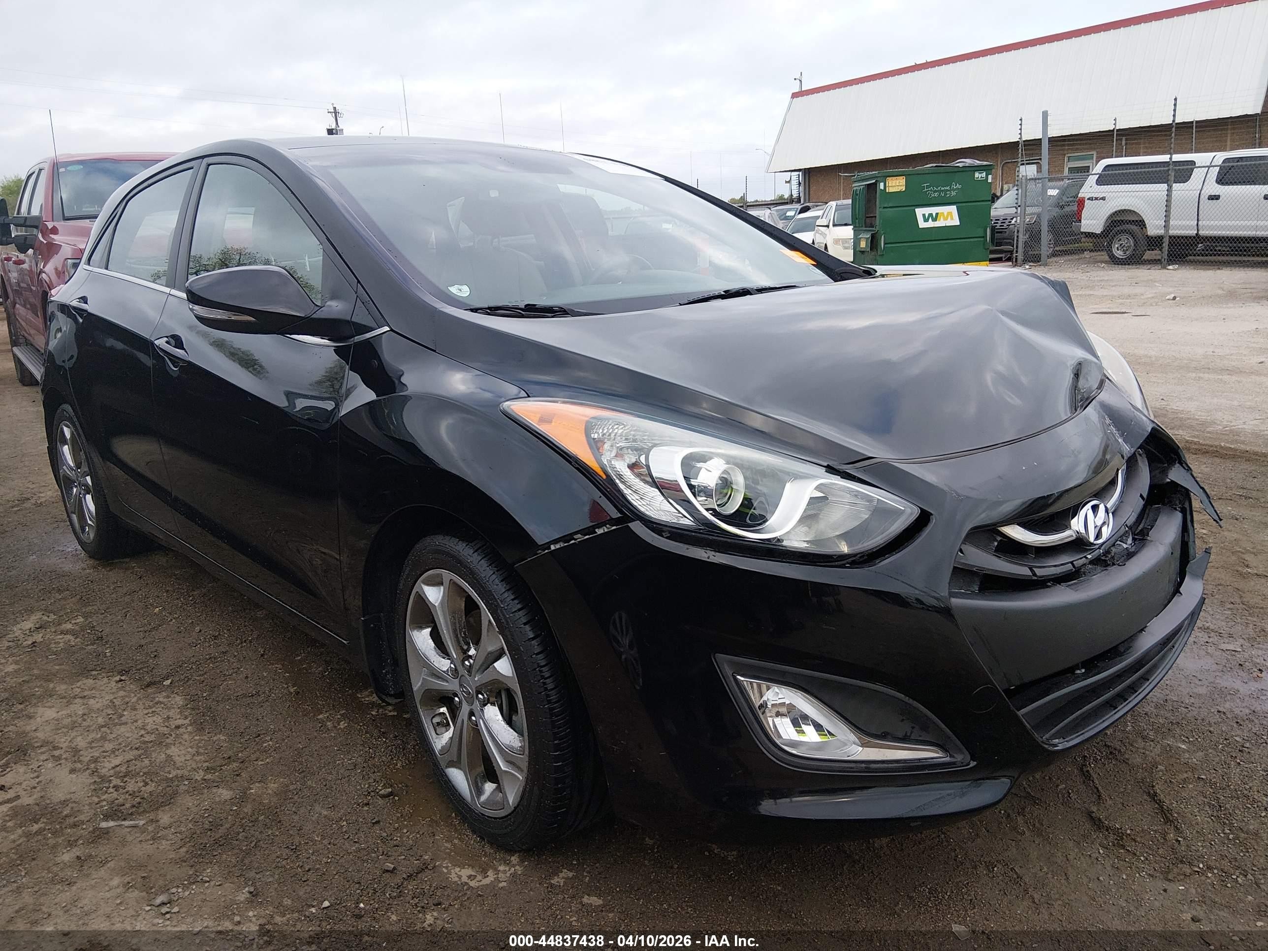 2013 Hyundai Elantra Gt   Black vin: KMHD35LE2DU141451