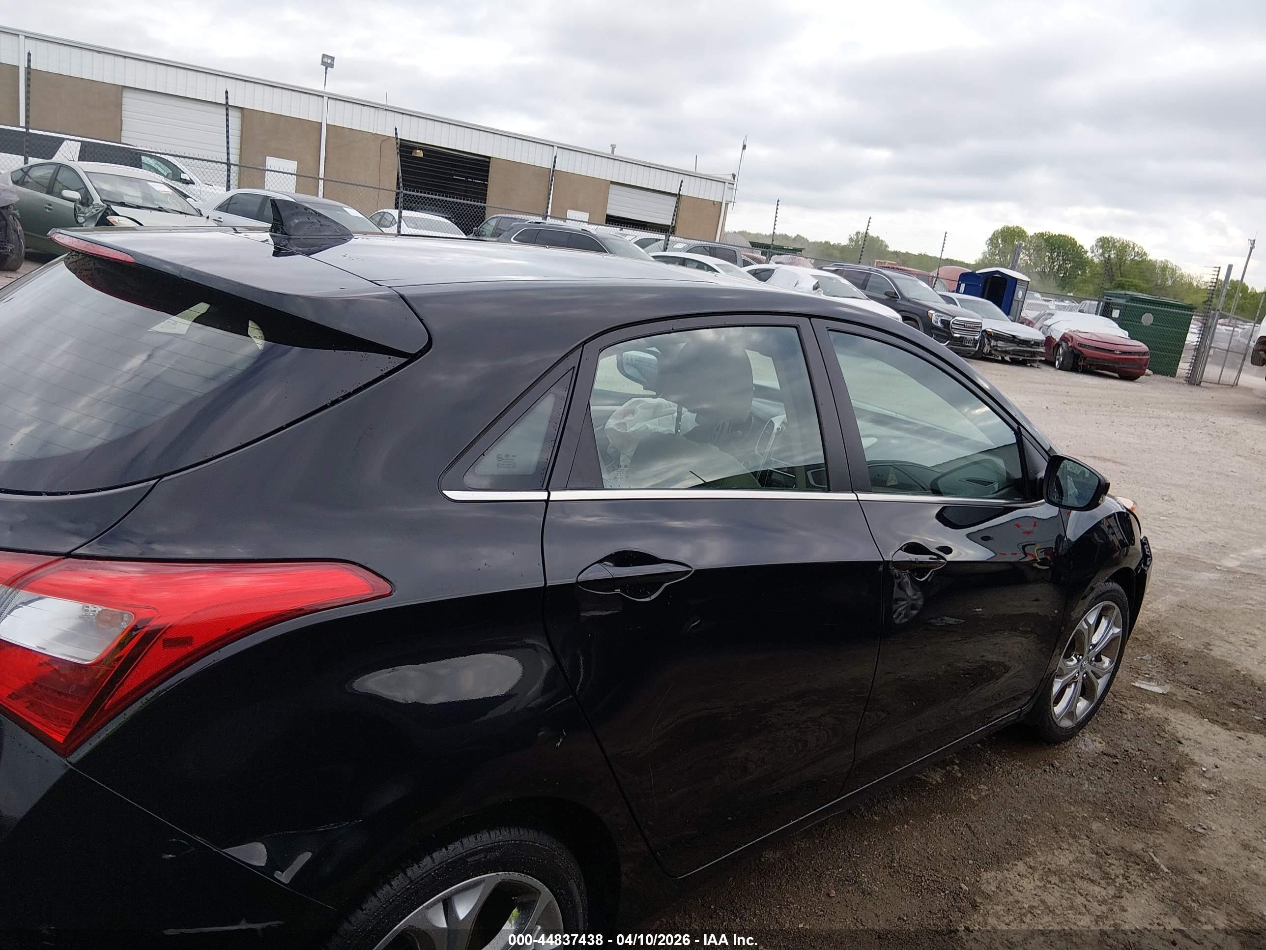 2013 Hyundai Elantra Gt   Black vin: KMHD35LE2DU141451