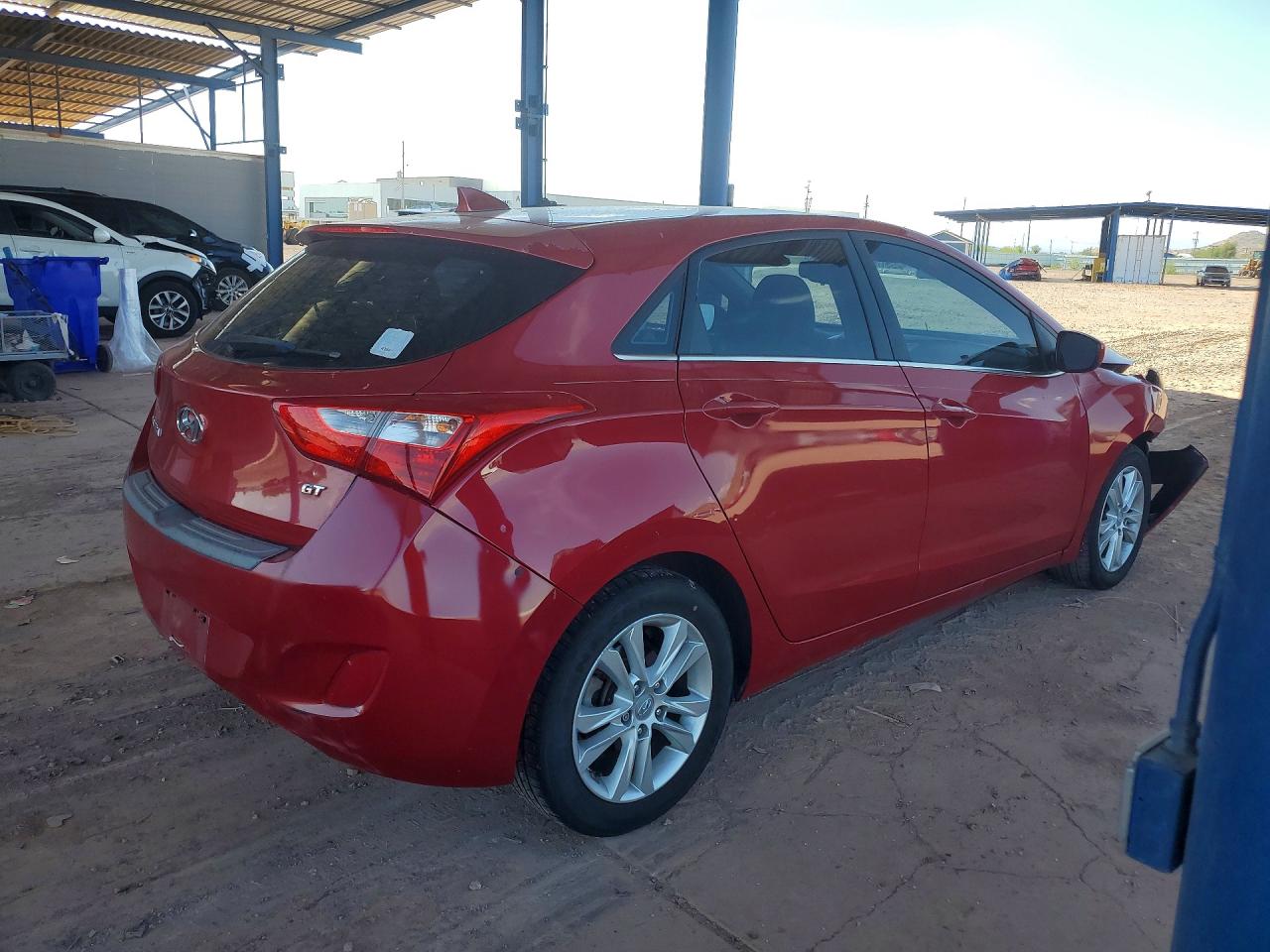 2013 Hyundai Elantra Gt Base Red vin: KMHD35LE2DU149646