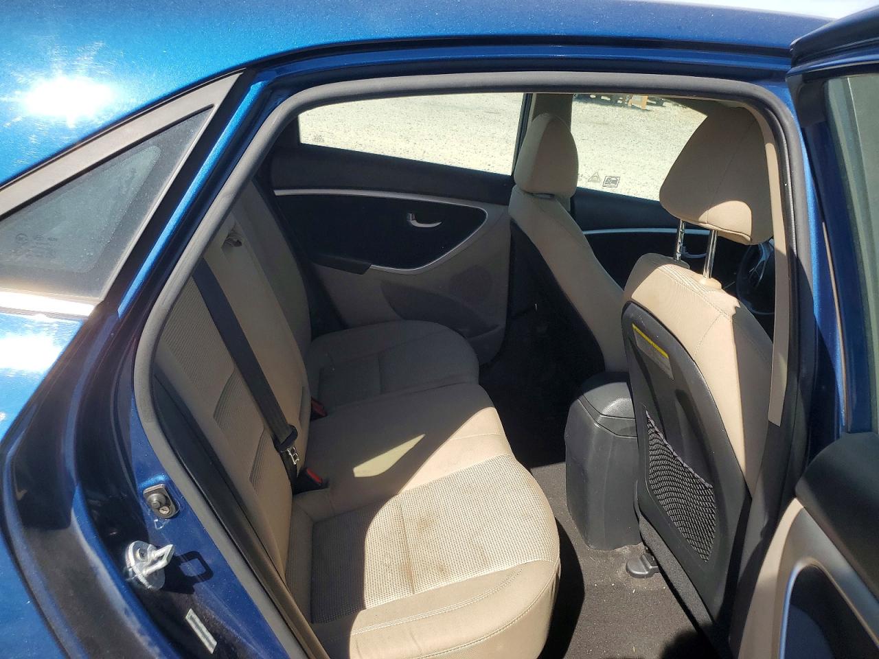 2013 Hyundai Elantra Gt Base Blue vin: KMHD35LE2DU150084