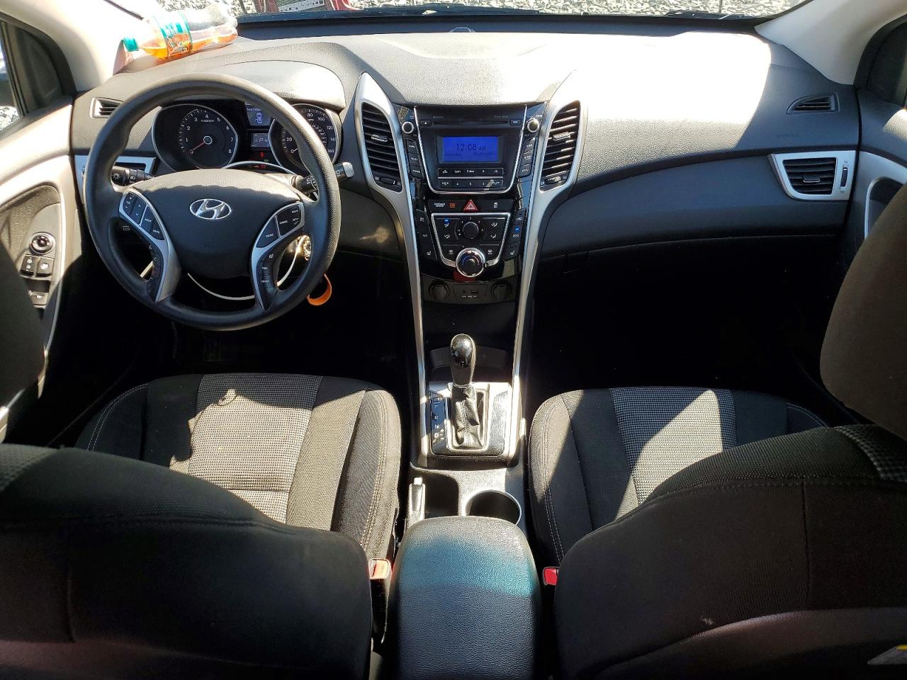 2013 Hyundai Elantra Gt Base Silver vin: KMHD35LE3DU023571