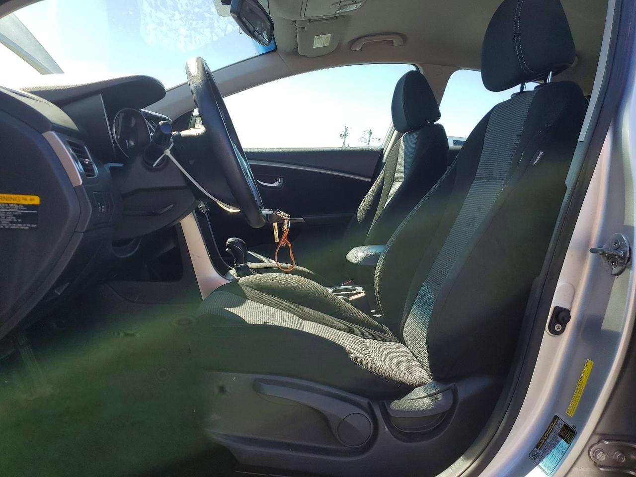 2013 Hyundai Elantra Gt Base Silver vin: KMHD35LE3DU023571