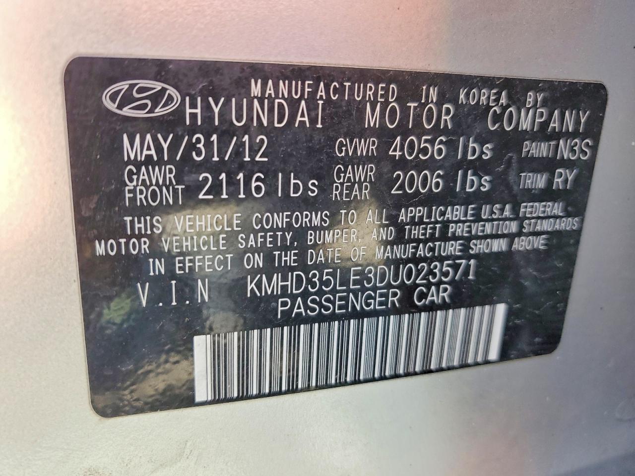 2013 Hyundai Elantra Gt Base Silver vin: KMHD35LE3DU023571