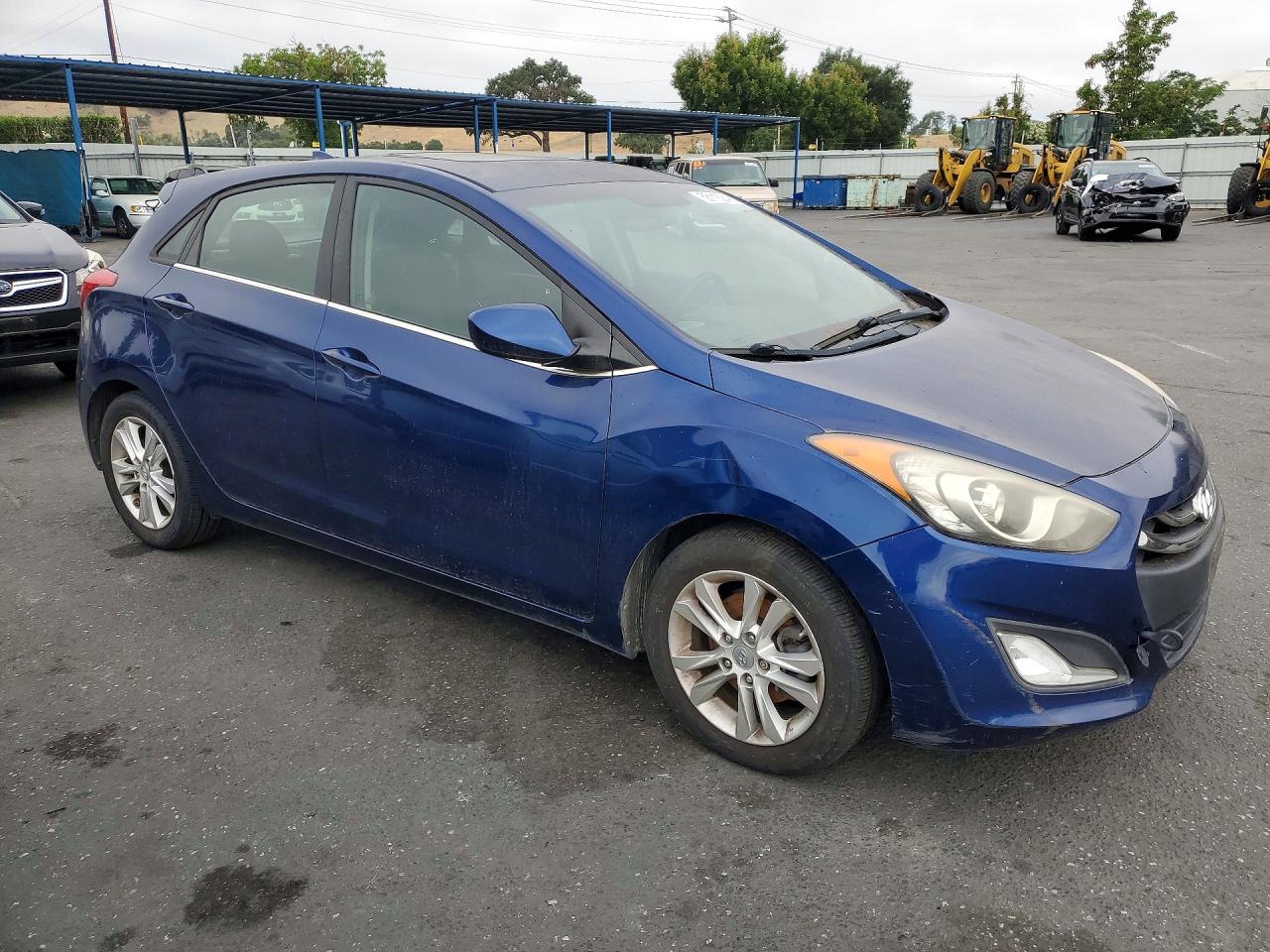 2013 Hyundai Elantra Gt Base Blue vin: KMHD35LE3DU025272
