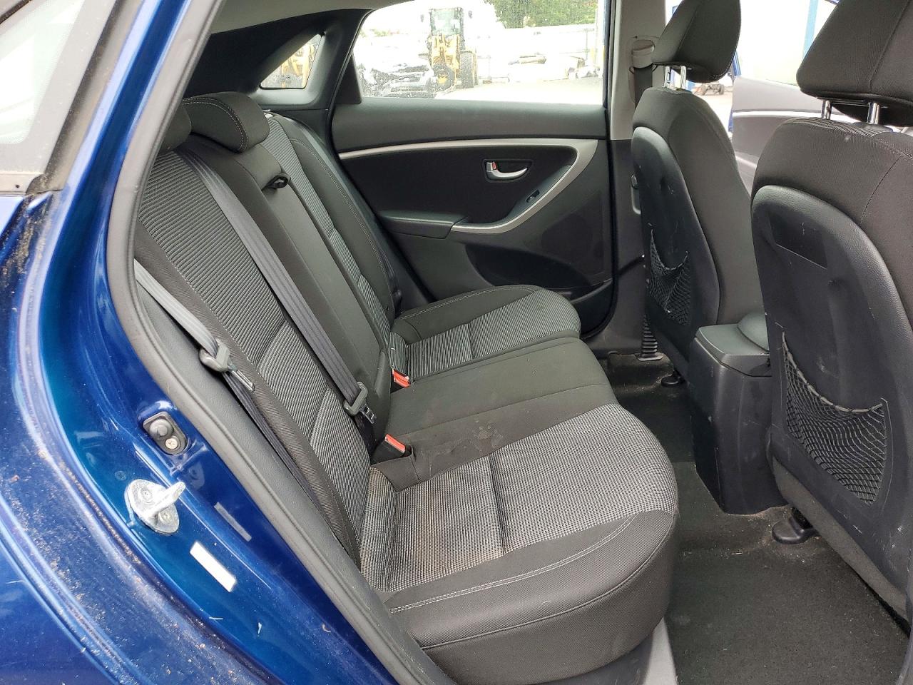 2013 Hyundai Elantra Gt Base Blue vin: KMHD35LE3DU025272
