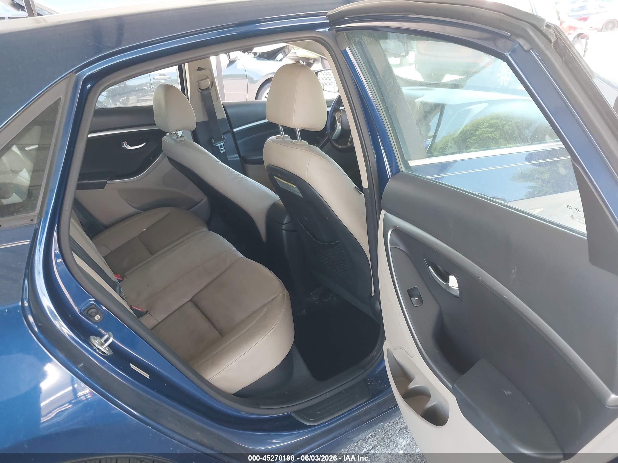 2013 Hyundai Elantra Gt   Blue vin: KMHD35LE3DU056506