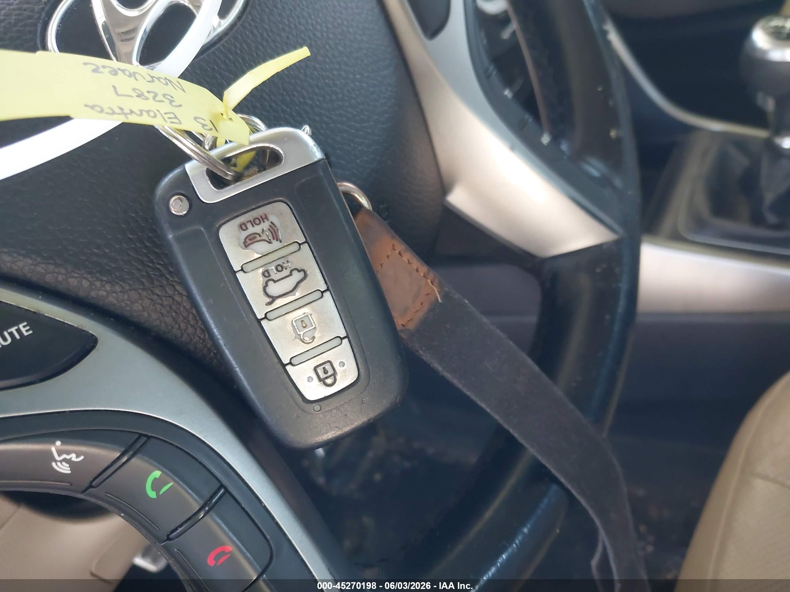 2013 Hyundai Elantra Gt   Blue vin: KMHD35LE3DU056506