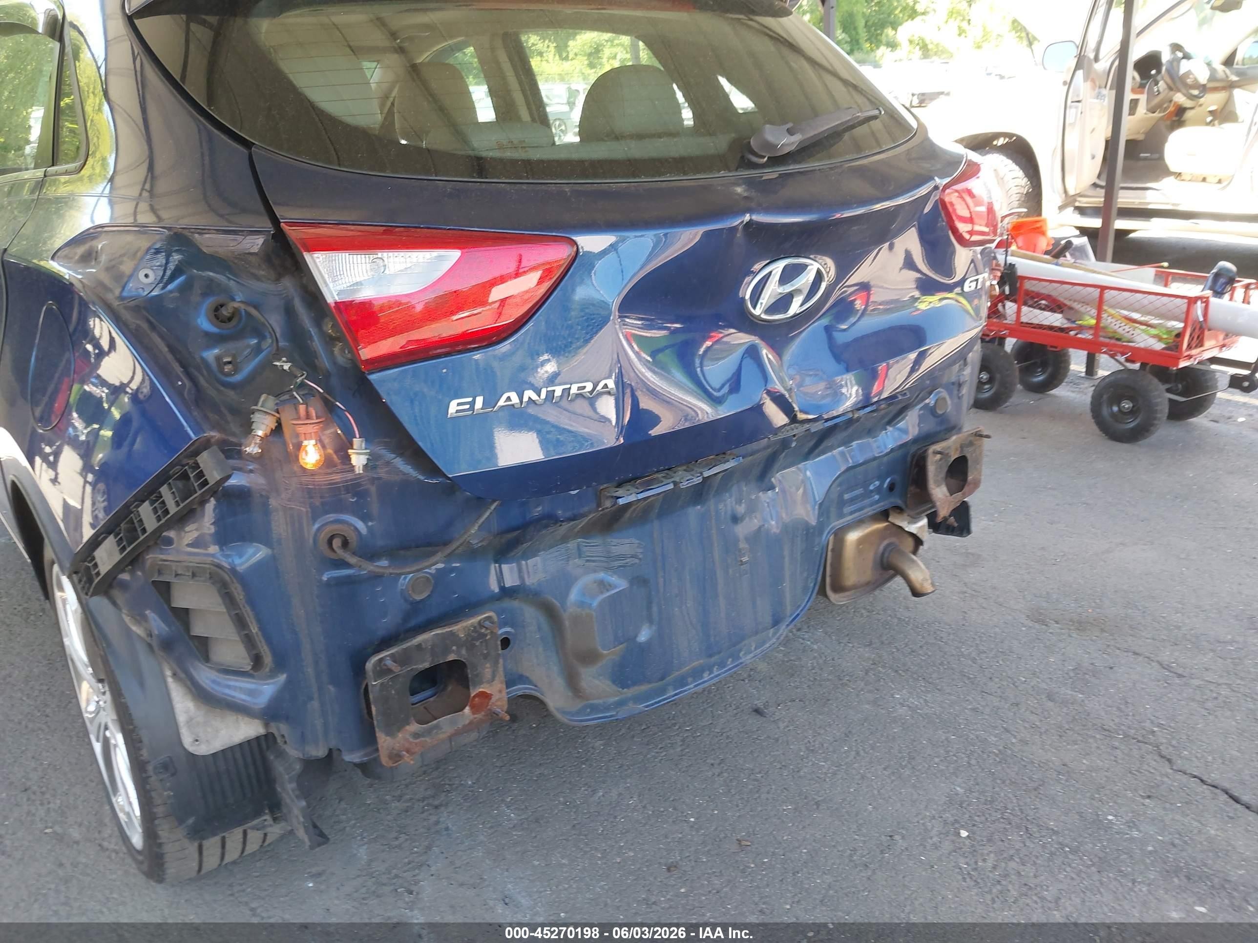 2013 Hyundai Elantra Gt   Blue vin: KMHD35LE3DU056506