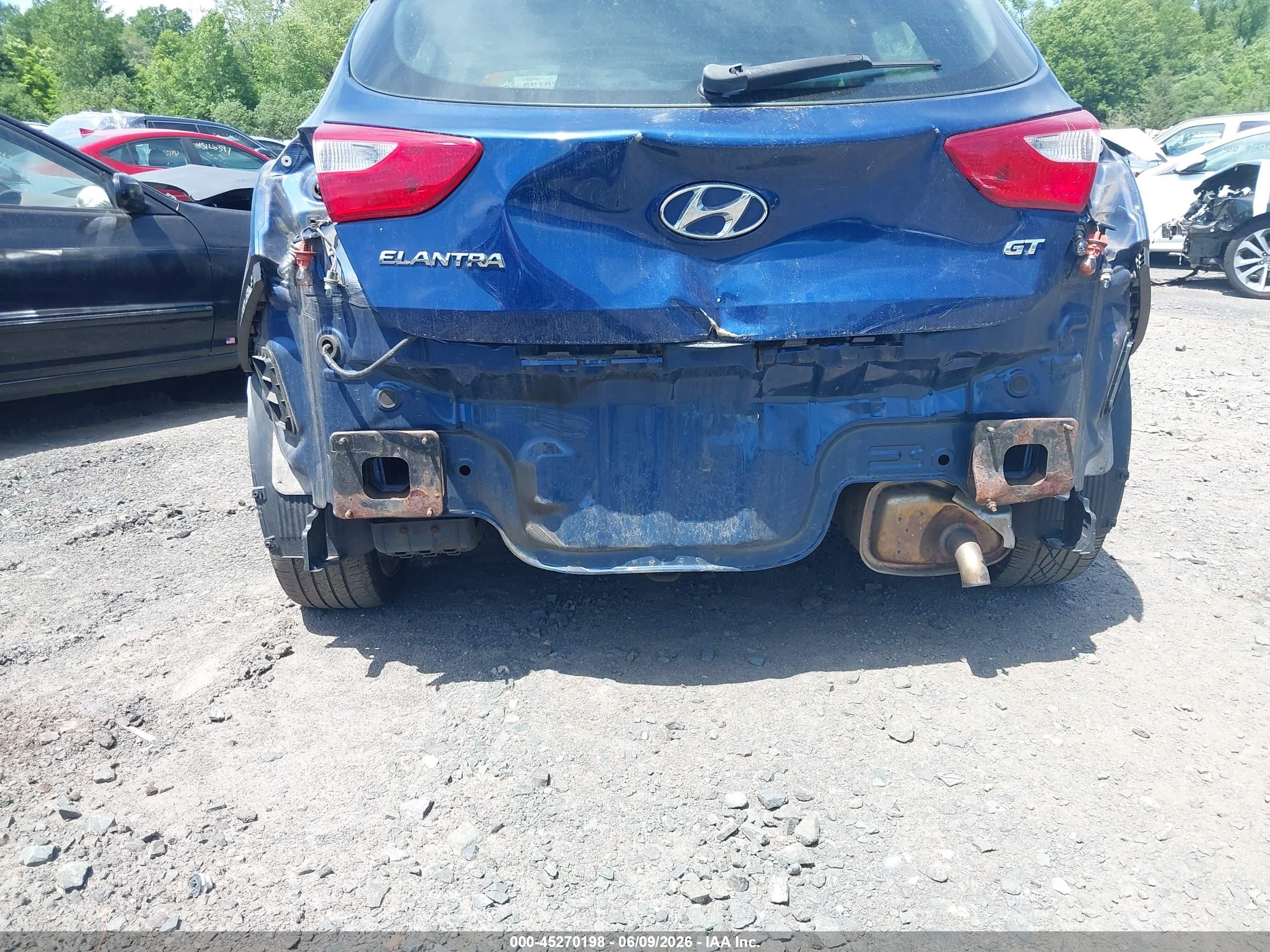 2013 Hyundai Elantra Gt   Blue vin: KMHD35LE3DU056506