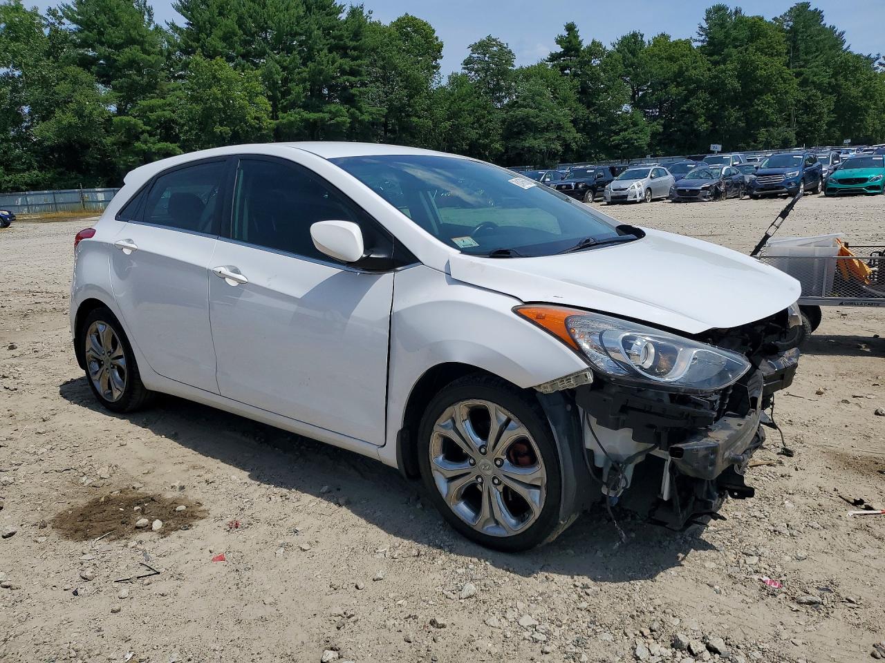 2013 Hyundai Elantra Gt Base White vin: KMHD35LE3DU066825