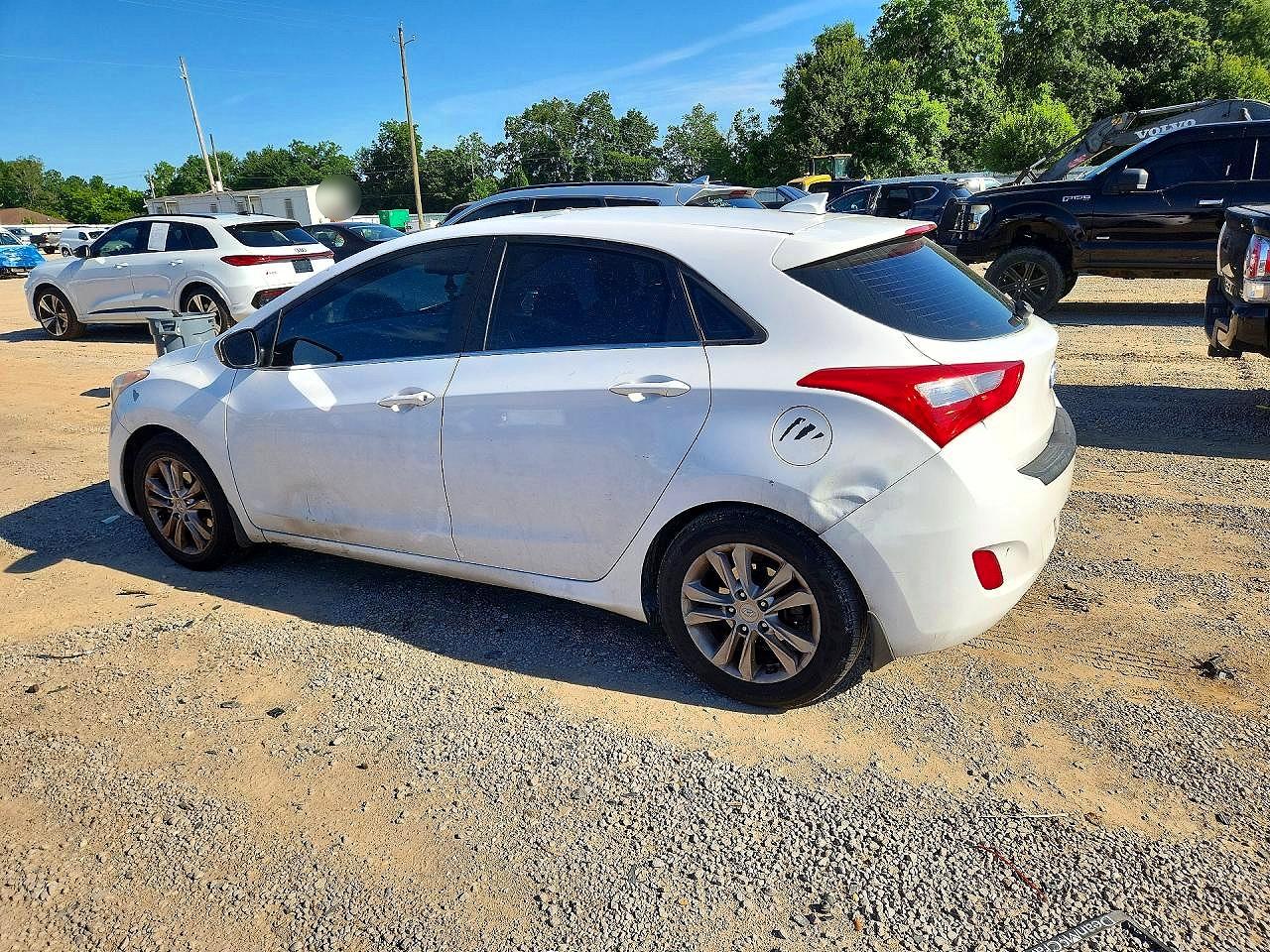 2013 Hyundai Elantra Gt Base White vin: KMHD35LE3DU067134